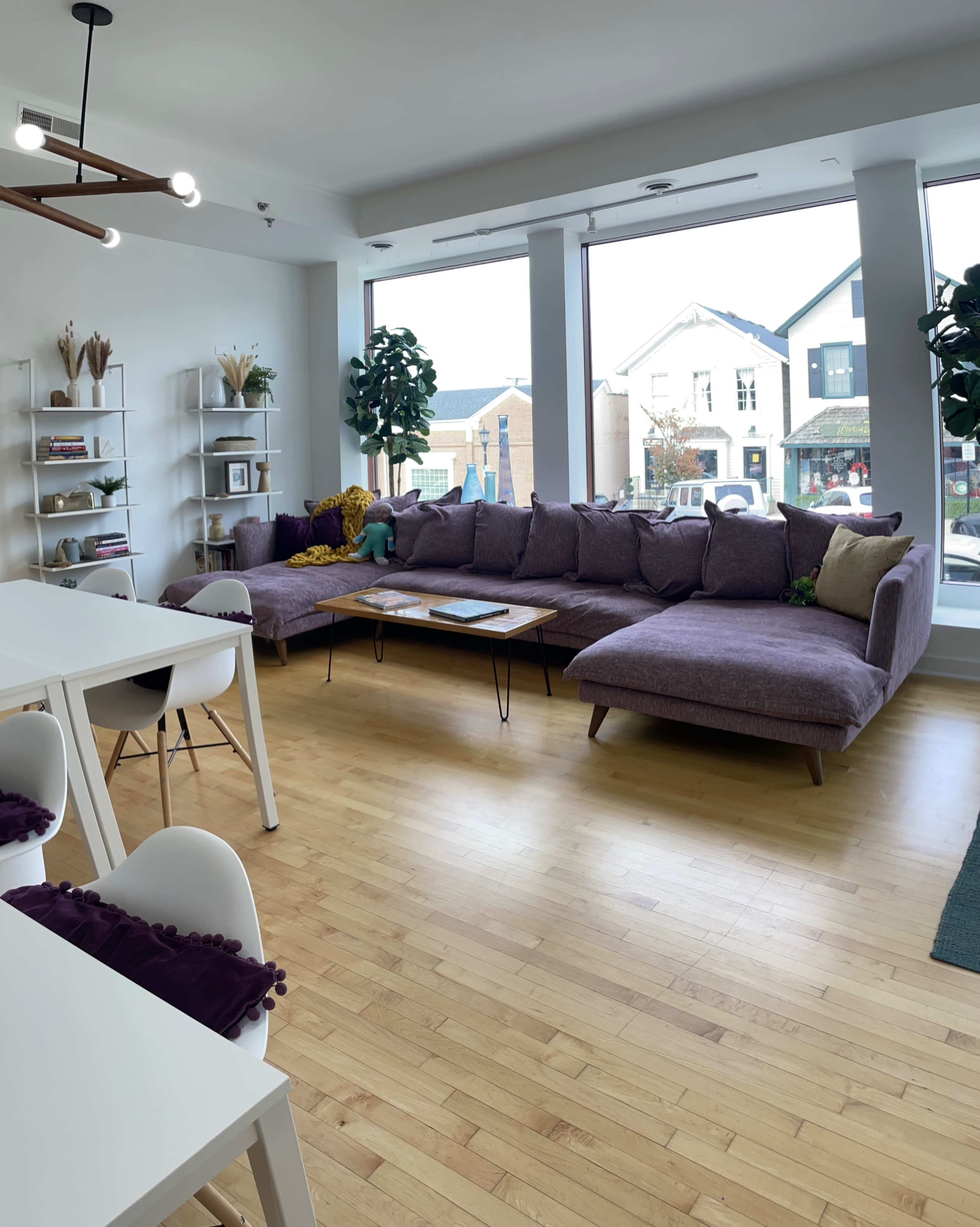 Hinsdale Meeting Space, Work space or Photography Studio Image in Downers Grove Township, Hinsdale, IL