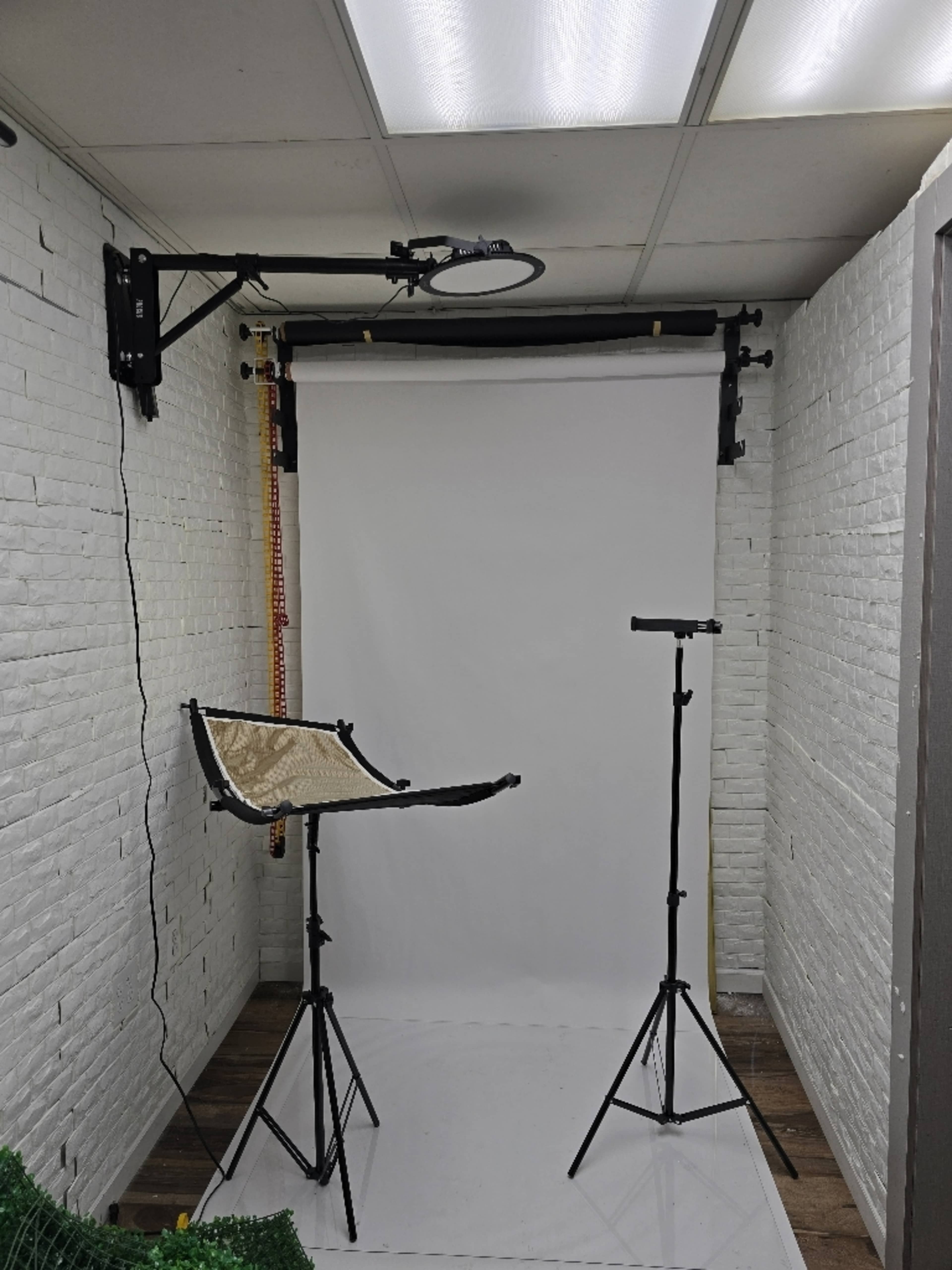 Multipurpose Dressing, Photography, and Makeup Room