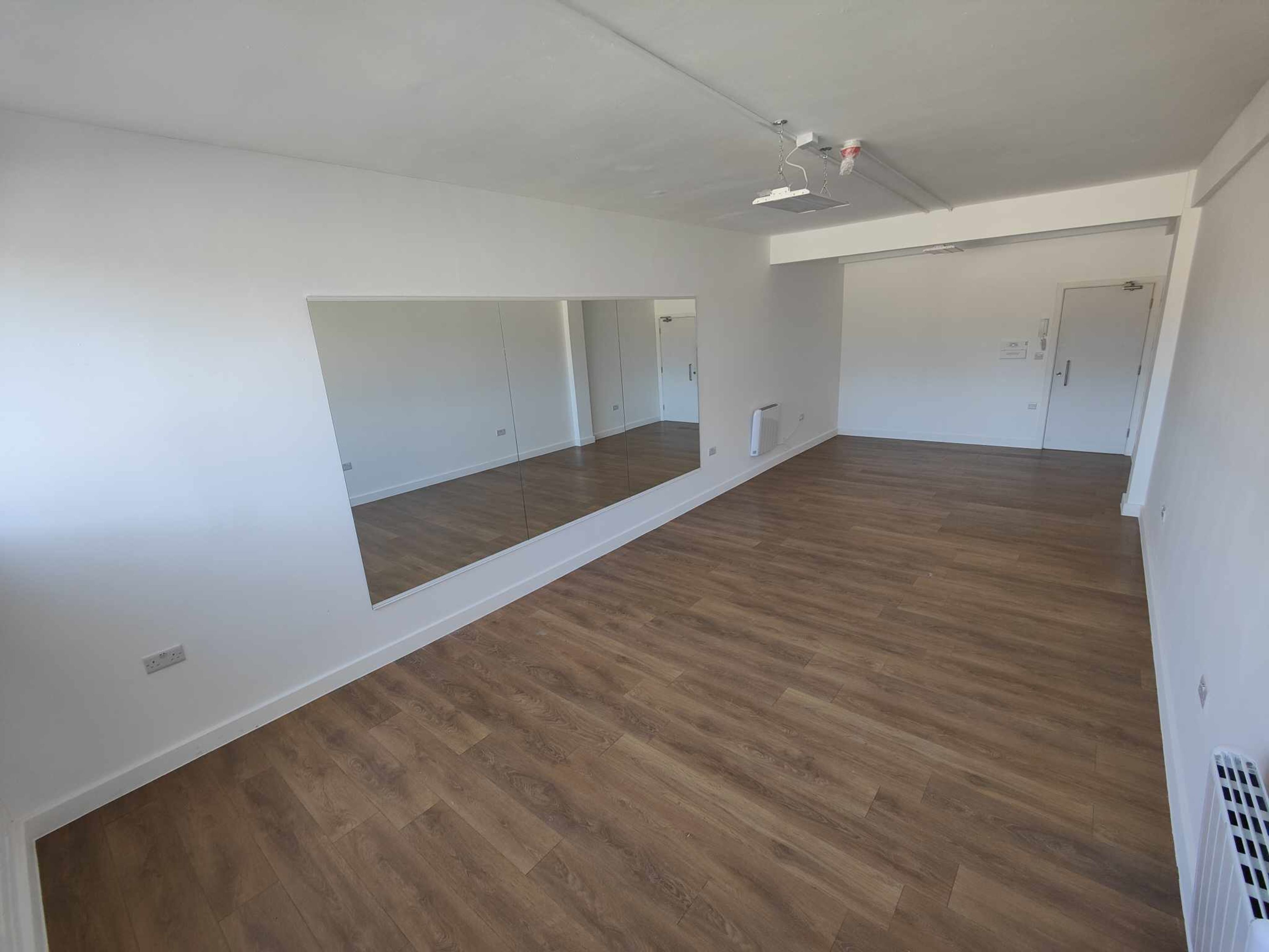Dalston Cheap Dance Room 1 Image in Dalston, London, ENG