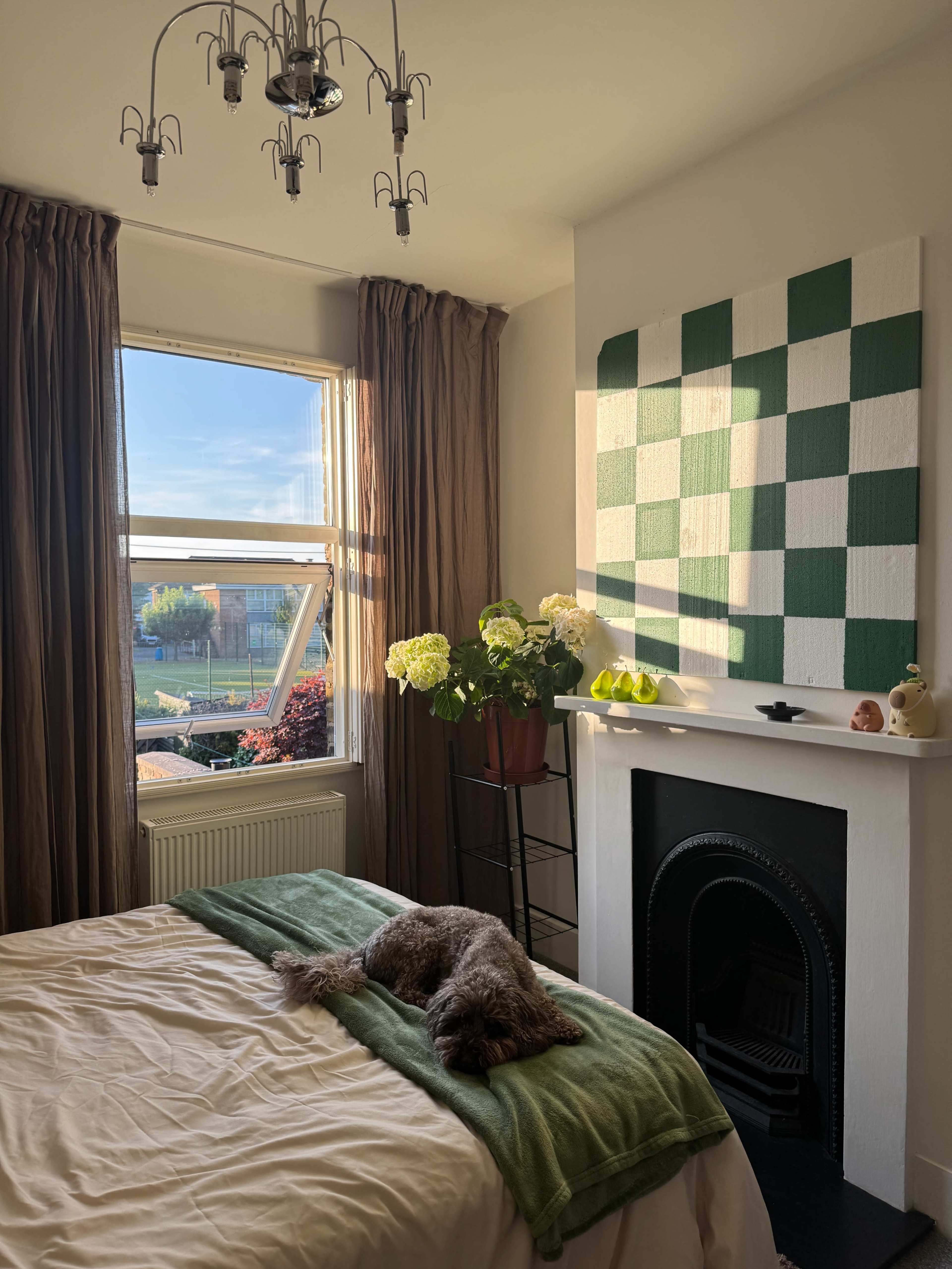 Designer Victorian Flat overlooking Park Image in Brentford, LONDON, ENG