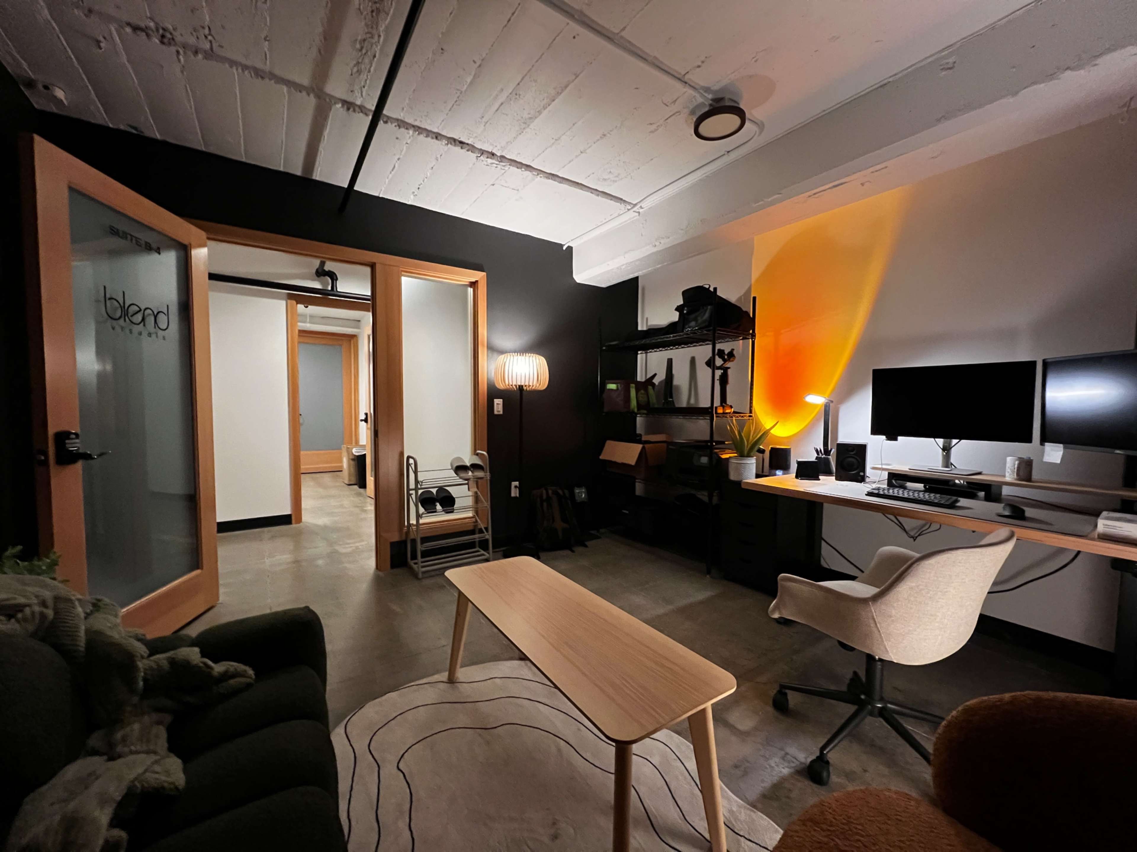 “Modern Content Studio w/ Lighting, Seamless Backdrops & Props – Perfect for Photo + Video Image in Oregon City, Oregon City, OR