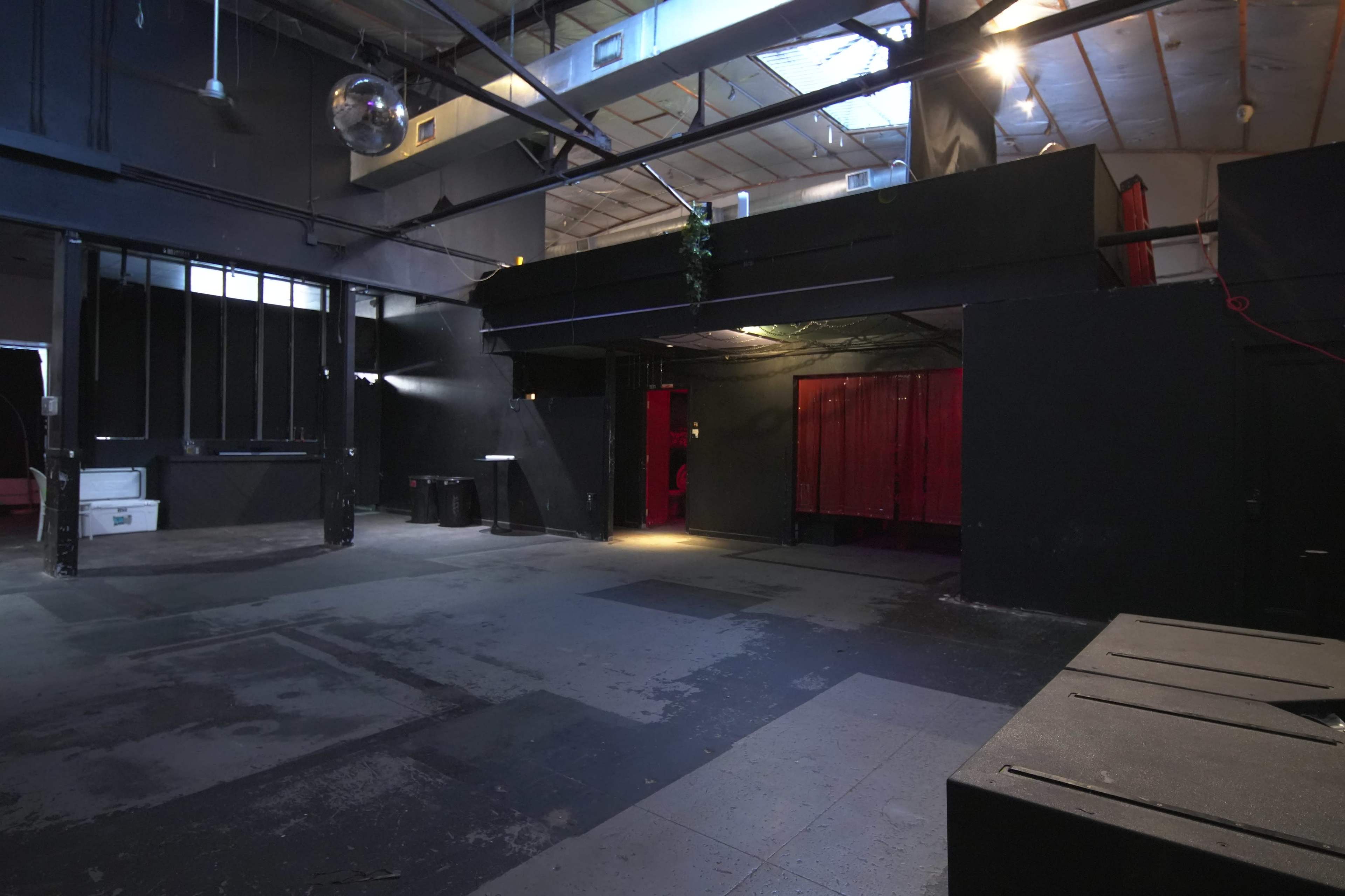 Downtown Music Venue with Loft and Dimmable Skylight, Industrial Warehouse finishes Image in Downtown Austin, Austin, TX