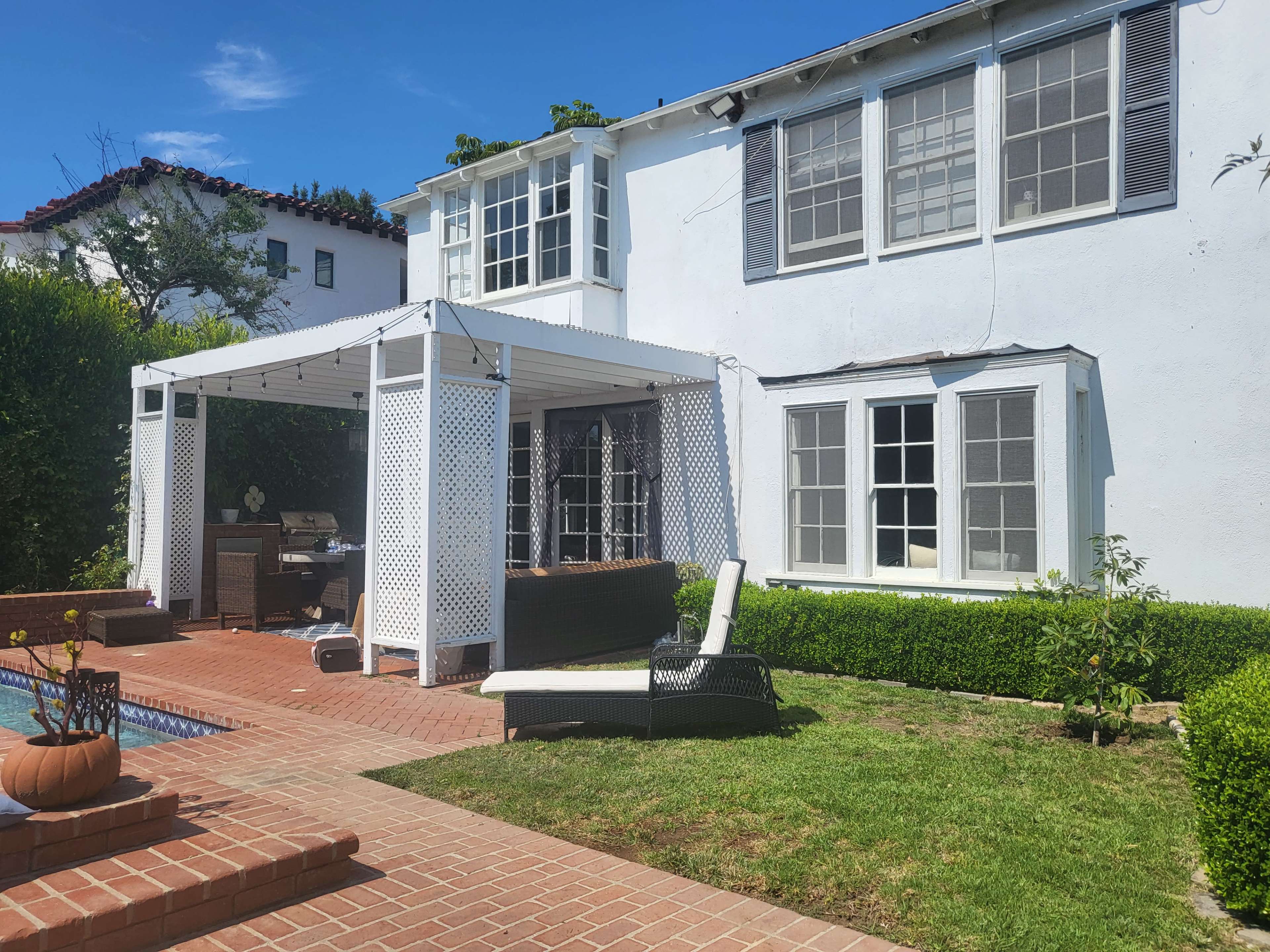 Pool & Jacuzzi  front yard Image in Westwood, Los Angeles, CA