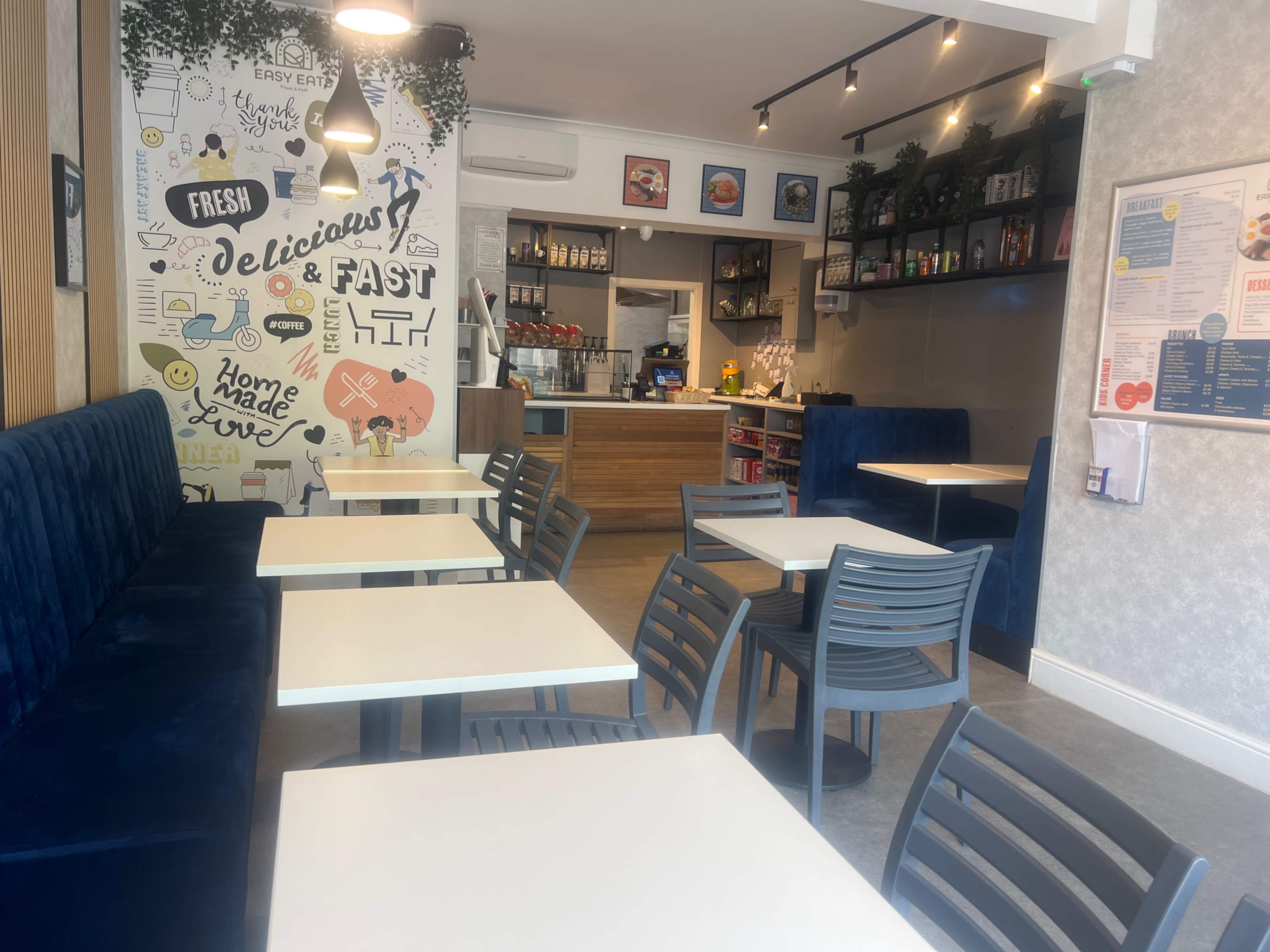 Charming Coffee Shop with Cozy Seating – Perfect for Meetings & Events Image in Isleworth, London, ENG