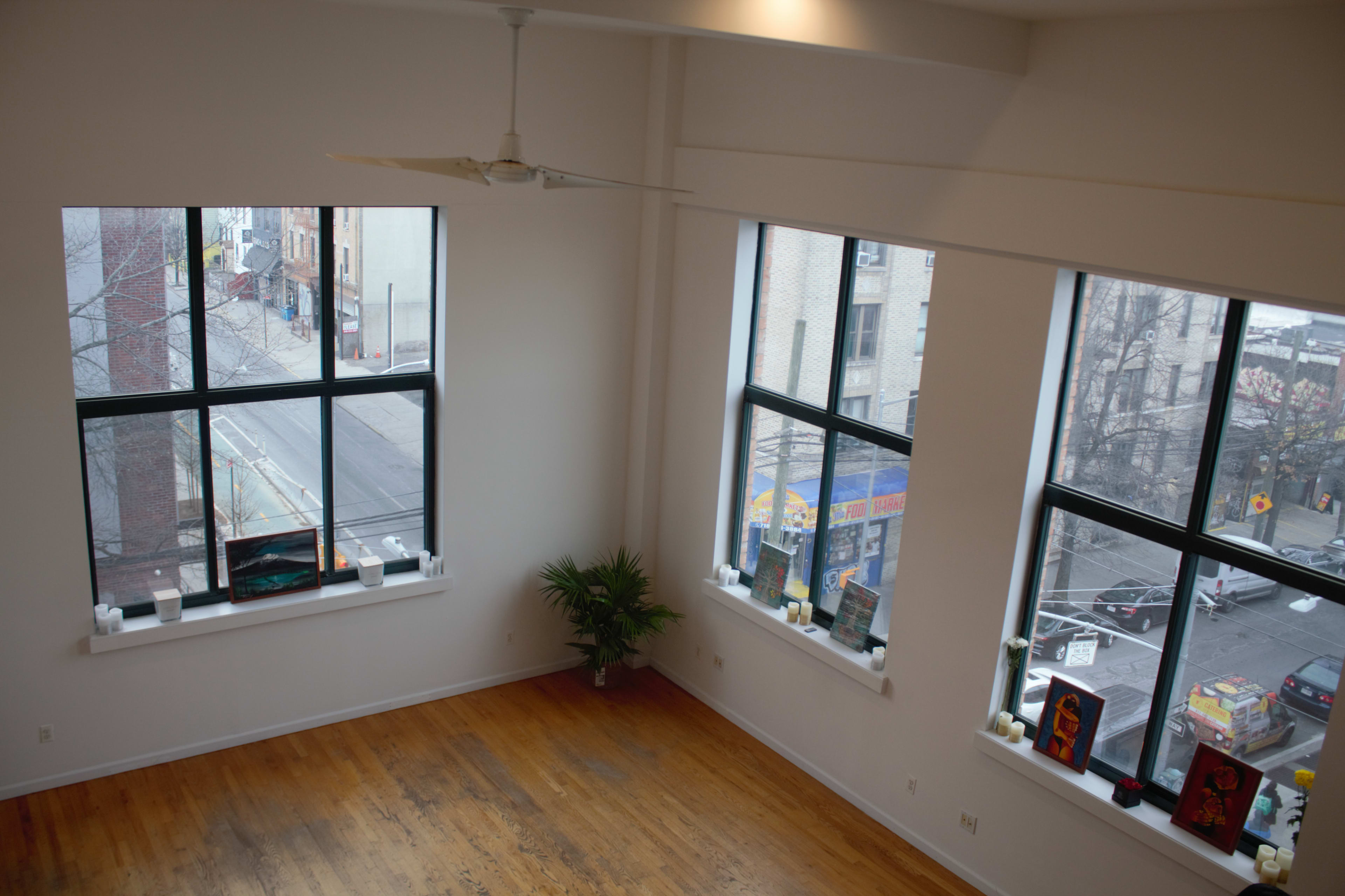 vibrant urban Loft with Skyline View Image in Astoria, Long Island City, NY