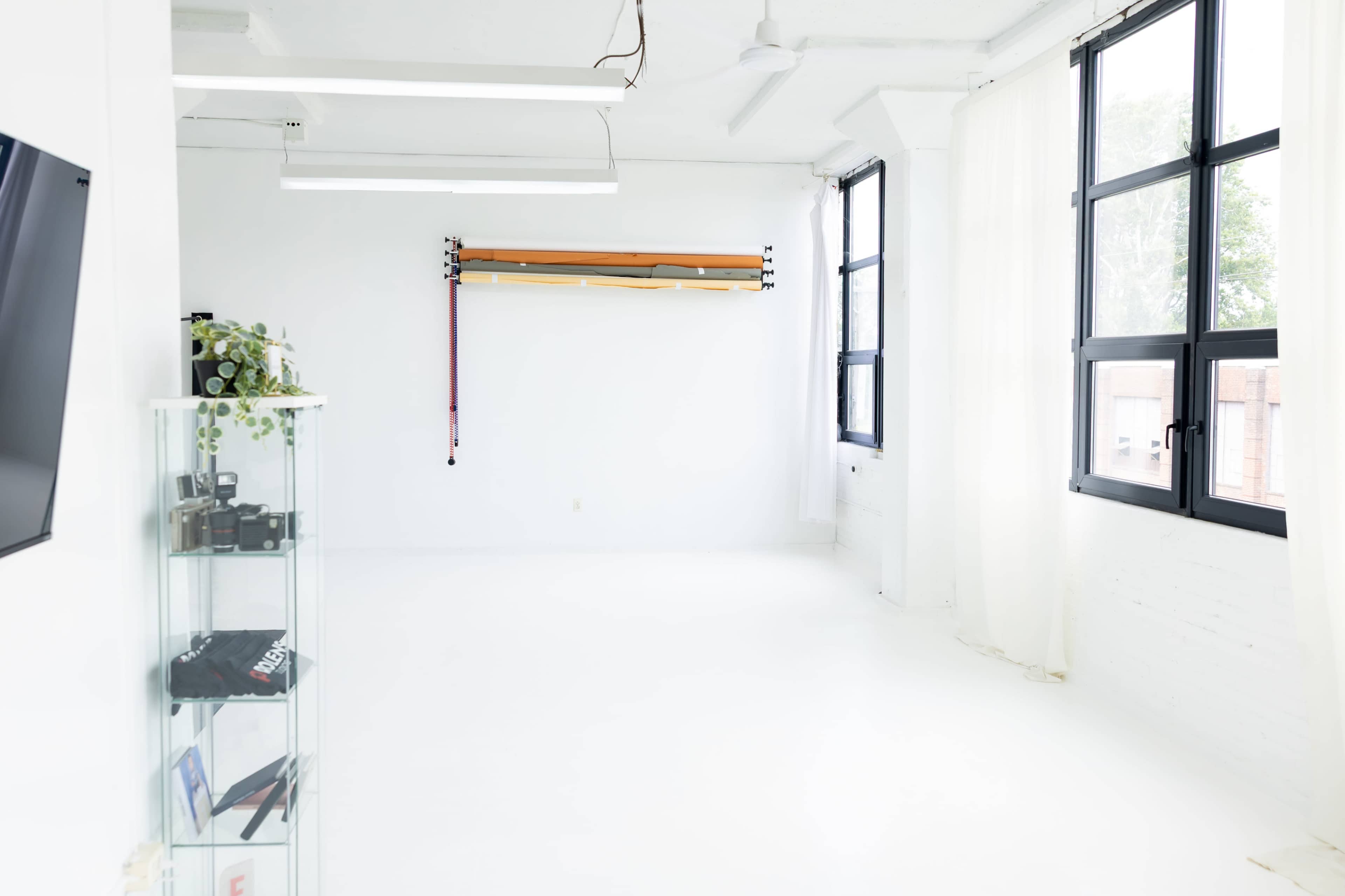 Industrial Commercial Studio with Highway View Image in Northeast Philadelphia, Philadelphia, PA