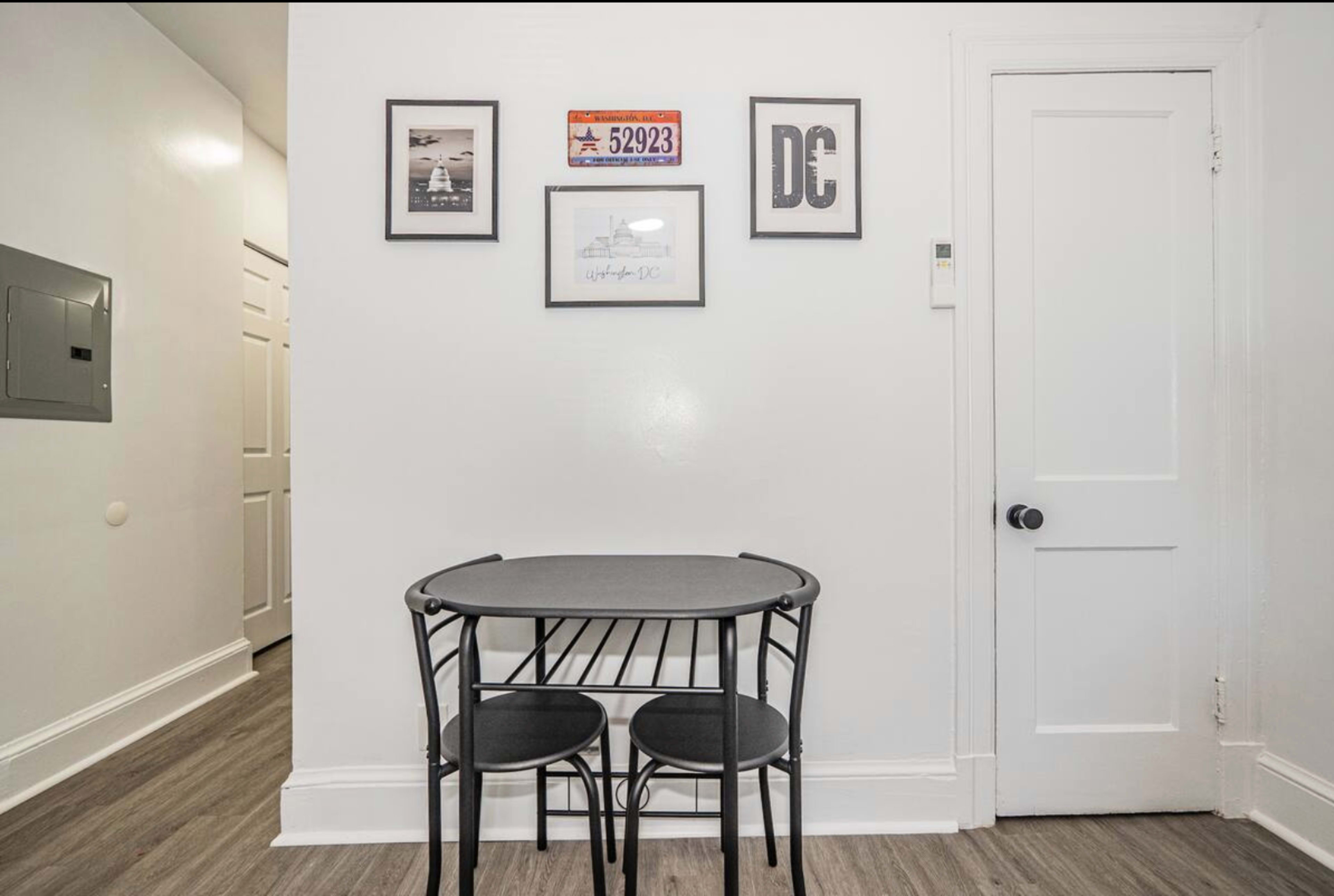 Bright DC Retreat Extended Stays Welcome w/Parking Image in Fairlawn, Washington, DC