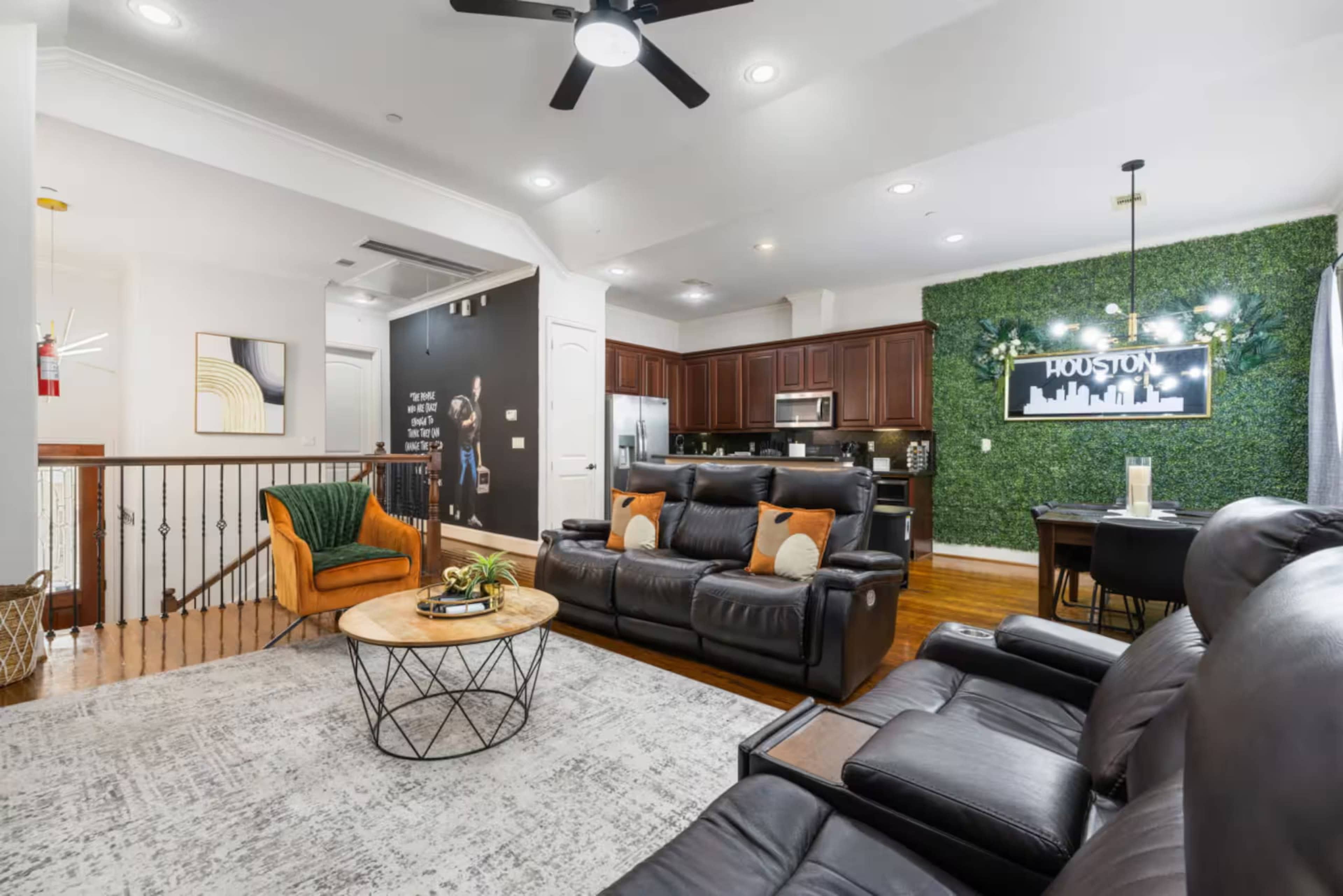 Modern 3-Story Townhouse - Great for Gatherings and Videoshoots! Image in Mid West, Houston, TX