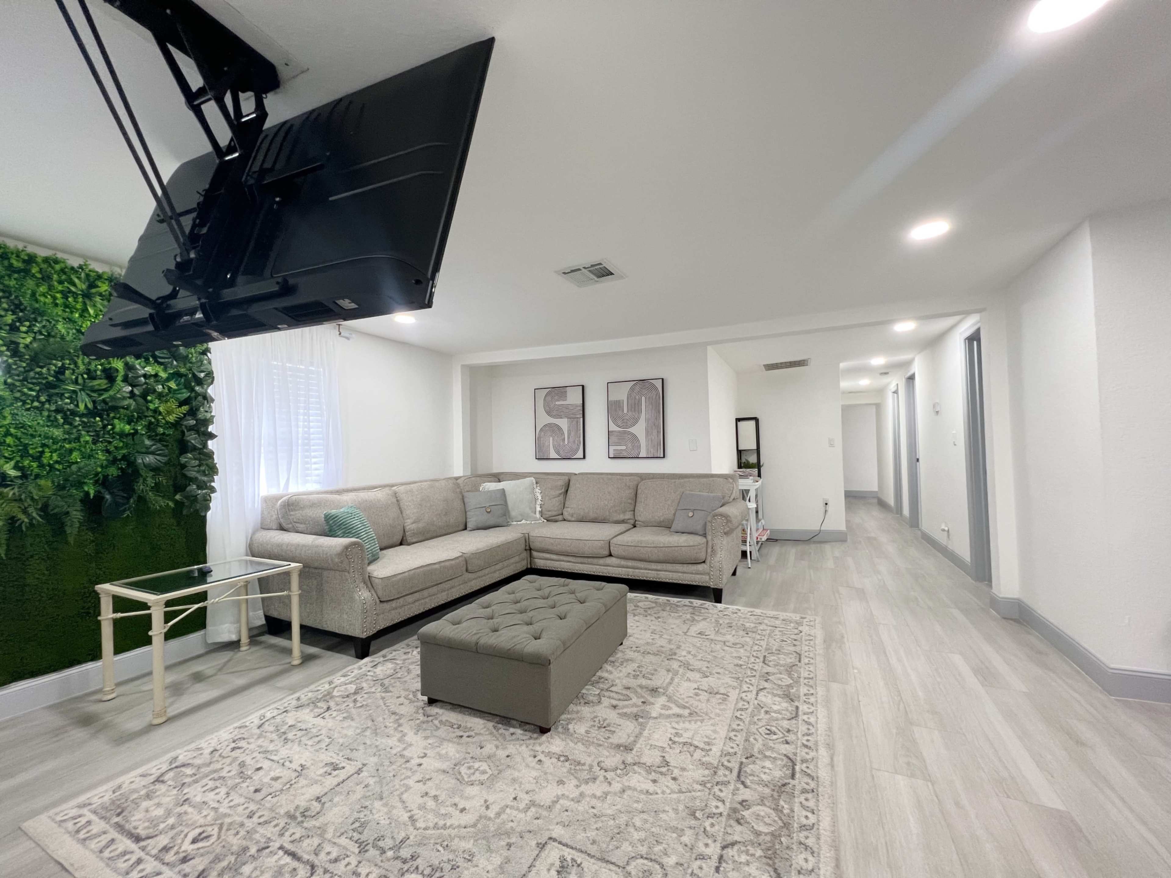 Unique Charming Home with tons of Natural Light Image in Fort Myers, Fort Myers, FL