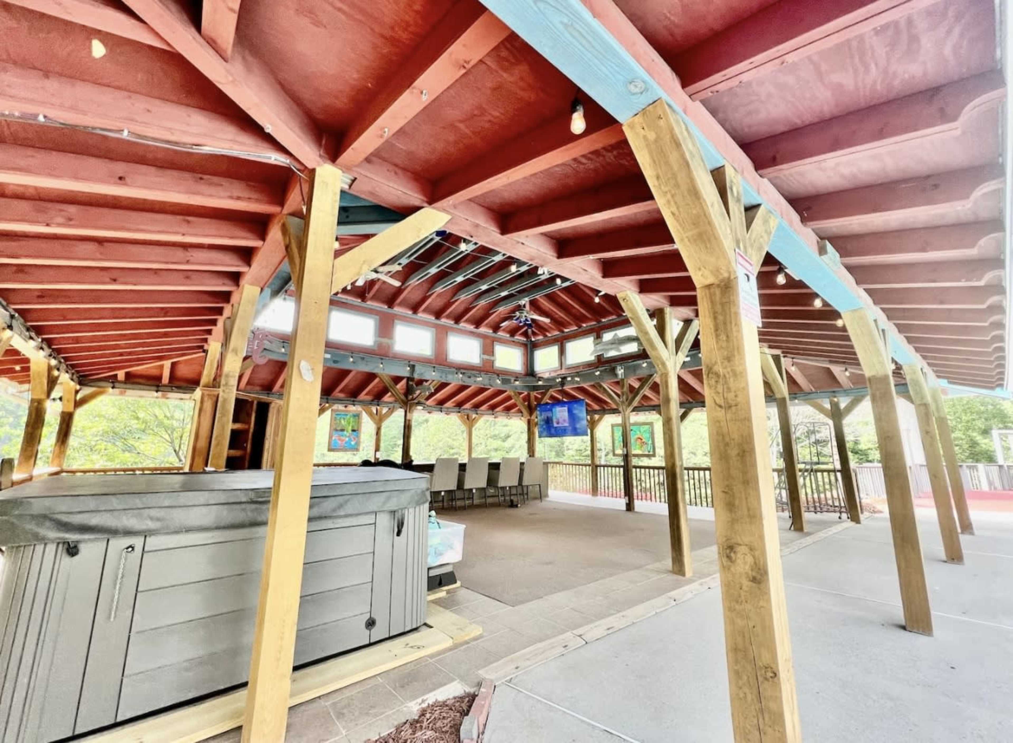 Château on the Lake with Hot Tub. Image in Acworth, Acworth, GA