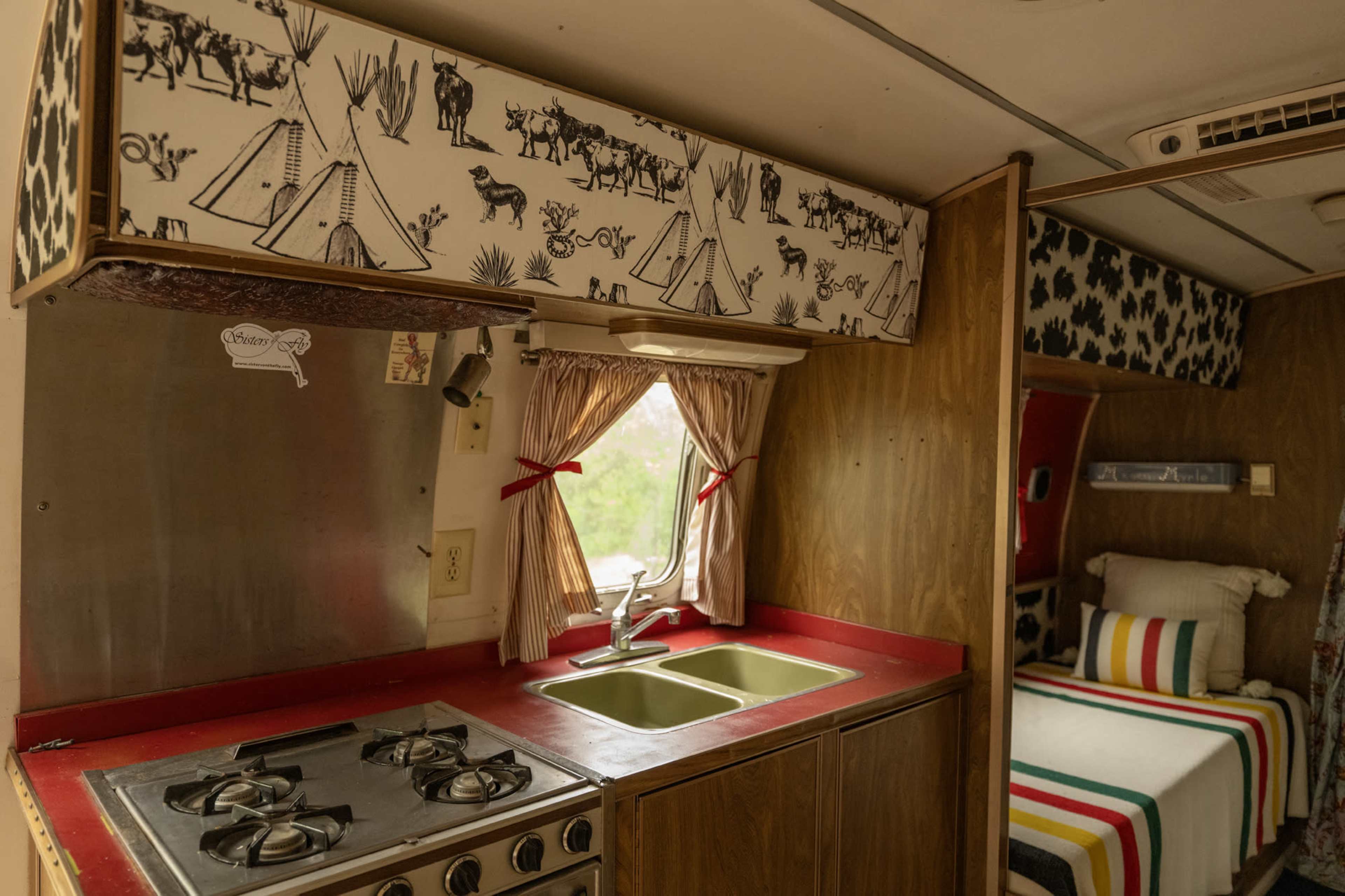 RETRO AIRSTREAM near DFW on 5 acres Image in , Fort Worth, TX