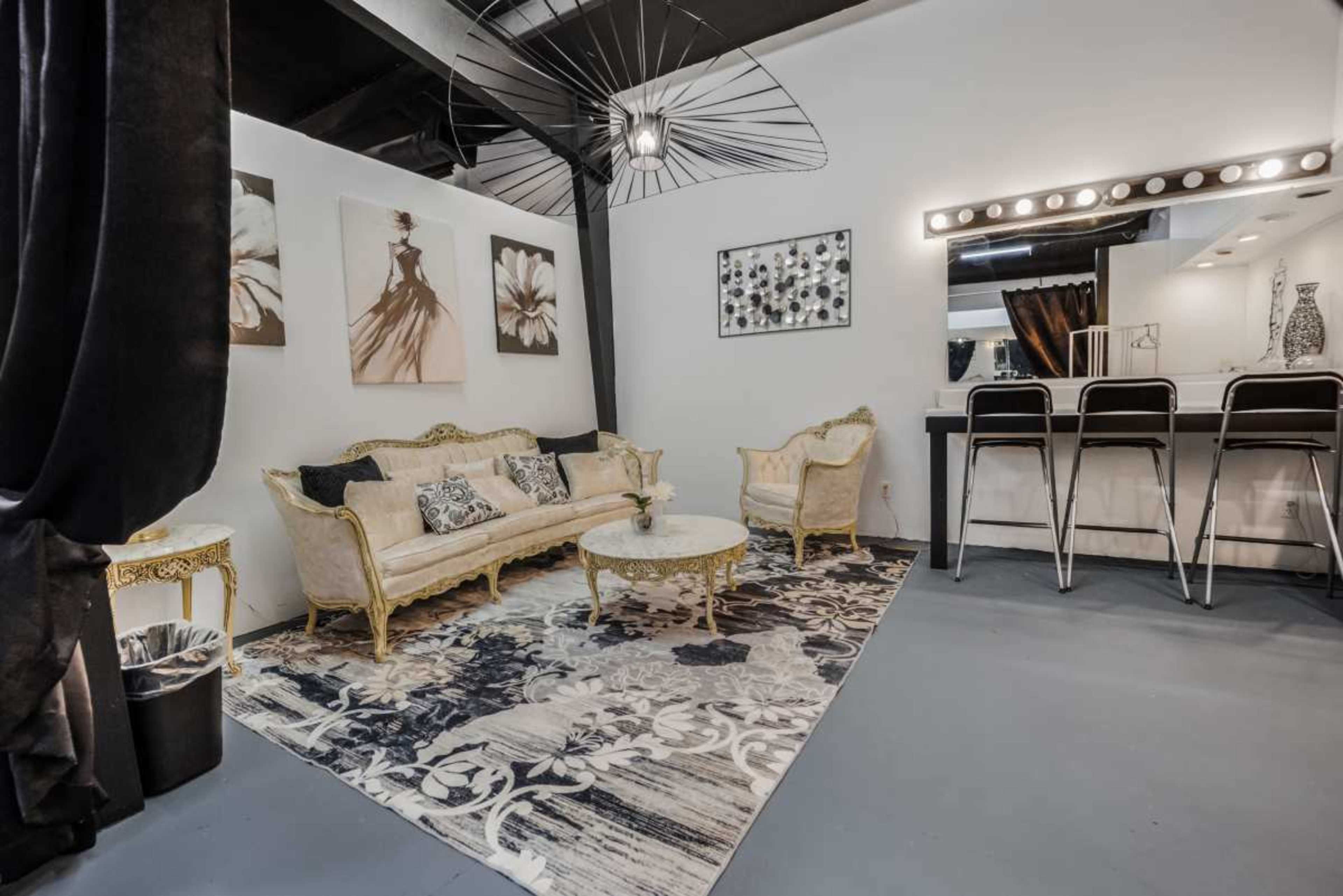 Modern Multifunctional Creative Space Image in Bolton, Mobile, AL