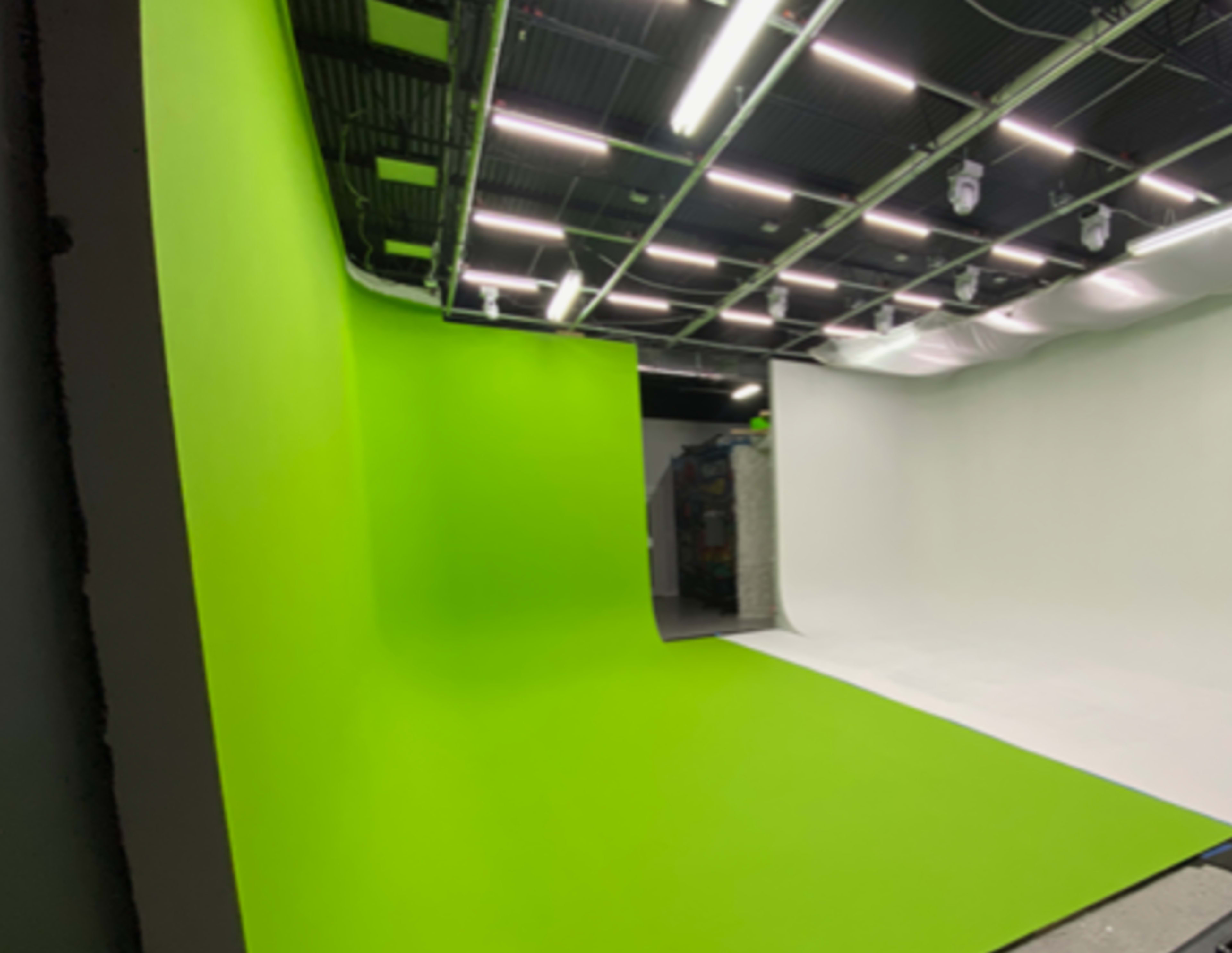 Green Screen Image in Dorsey Riverbend, Fort Lauderdale, FL