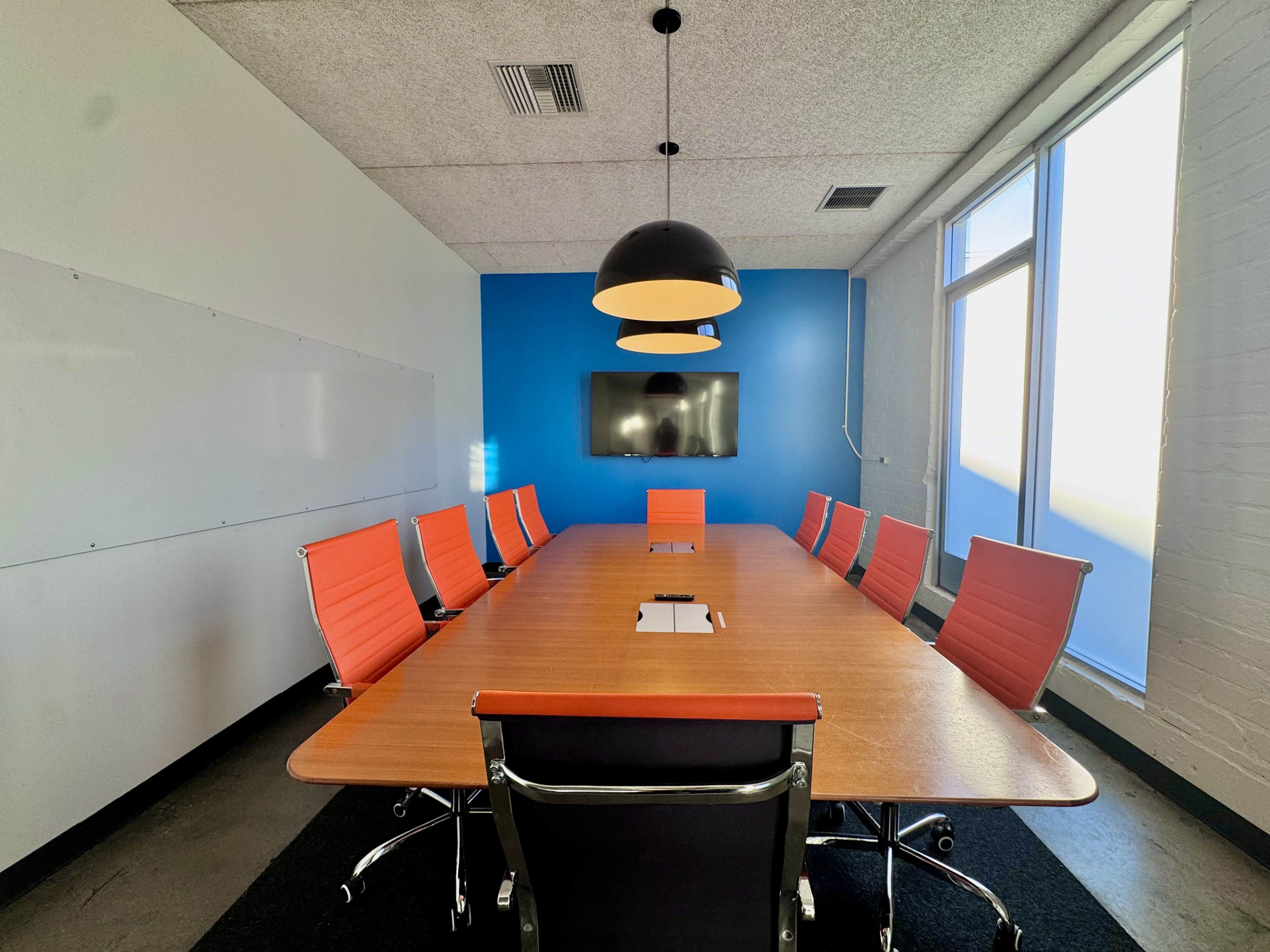 Downtown Santa Monica Medium Meeting Room Image in Downtown, Santa Monica, CA