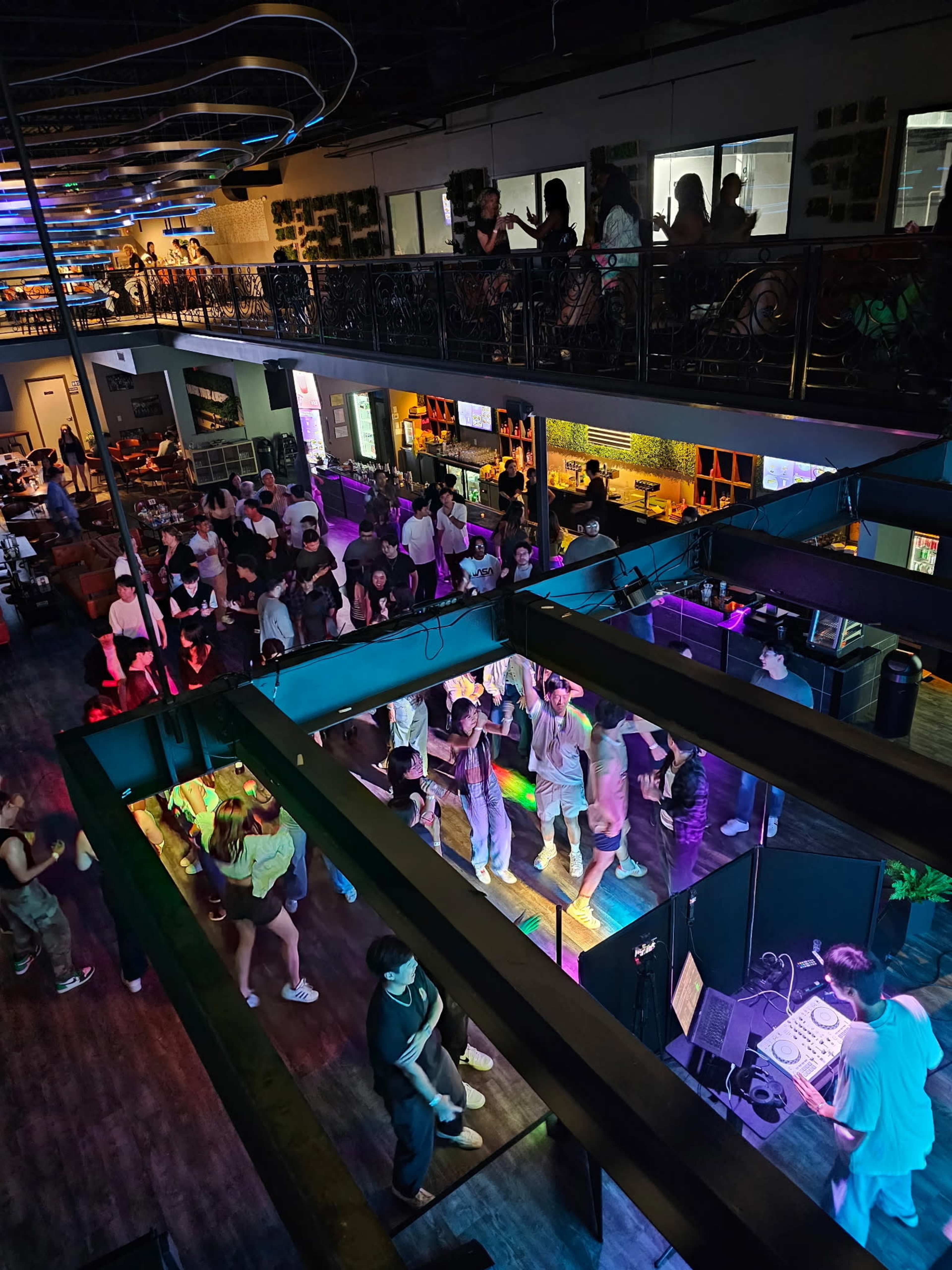 Trendy Bar and Distillery Image in Columbia, Columbia, MD