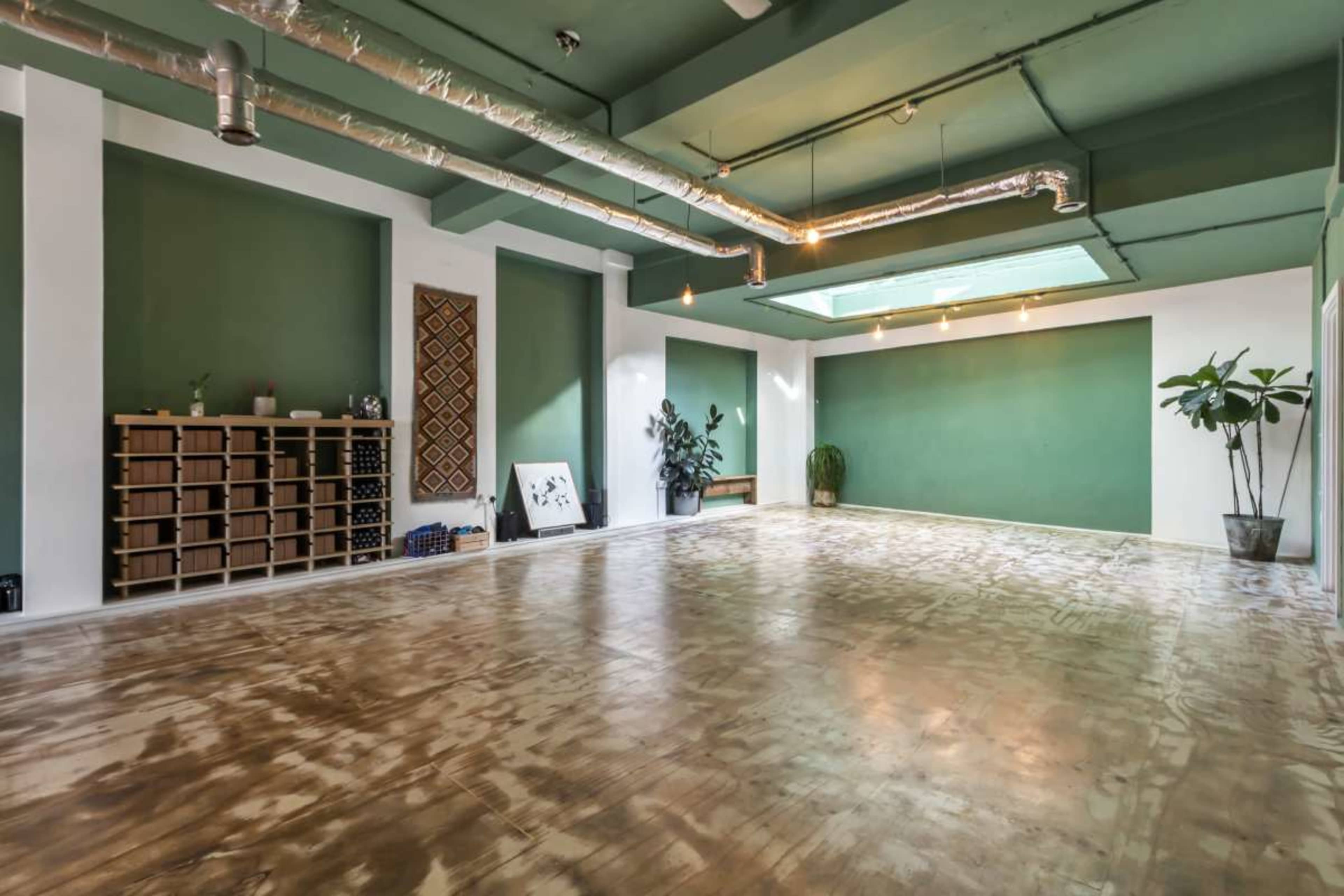 Industrial, bright and open yoga studio in East London Image in Hackney, London, 