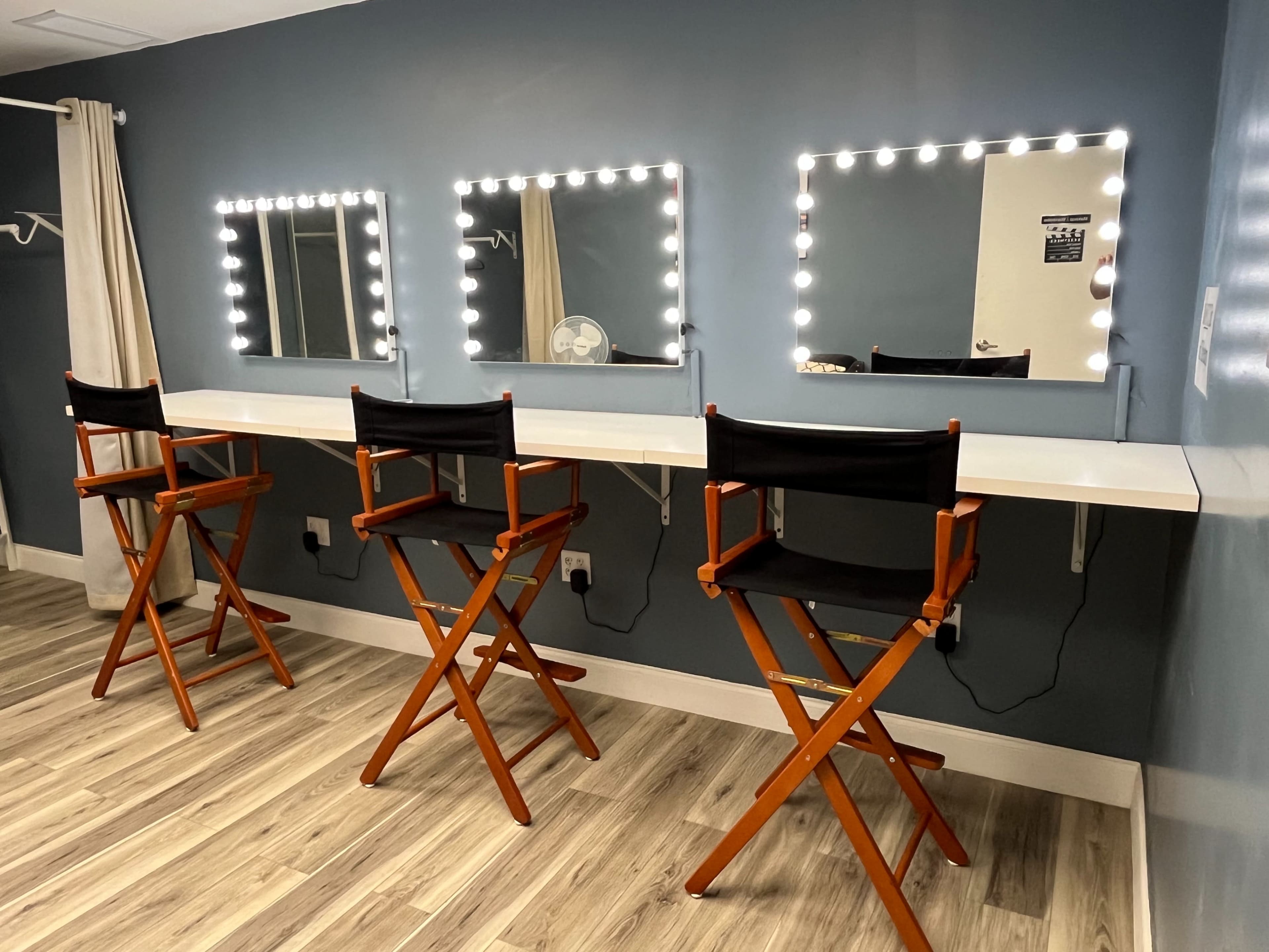 Makeup / Wardrobe Glam Room for Shoots Image in Miami Gardens, Miami Lakes, FL