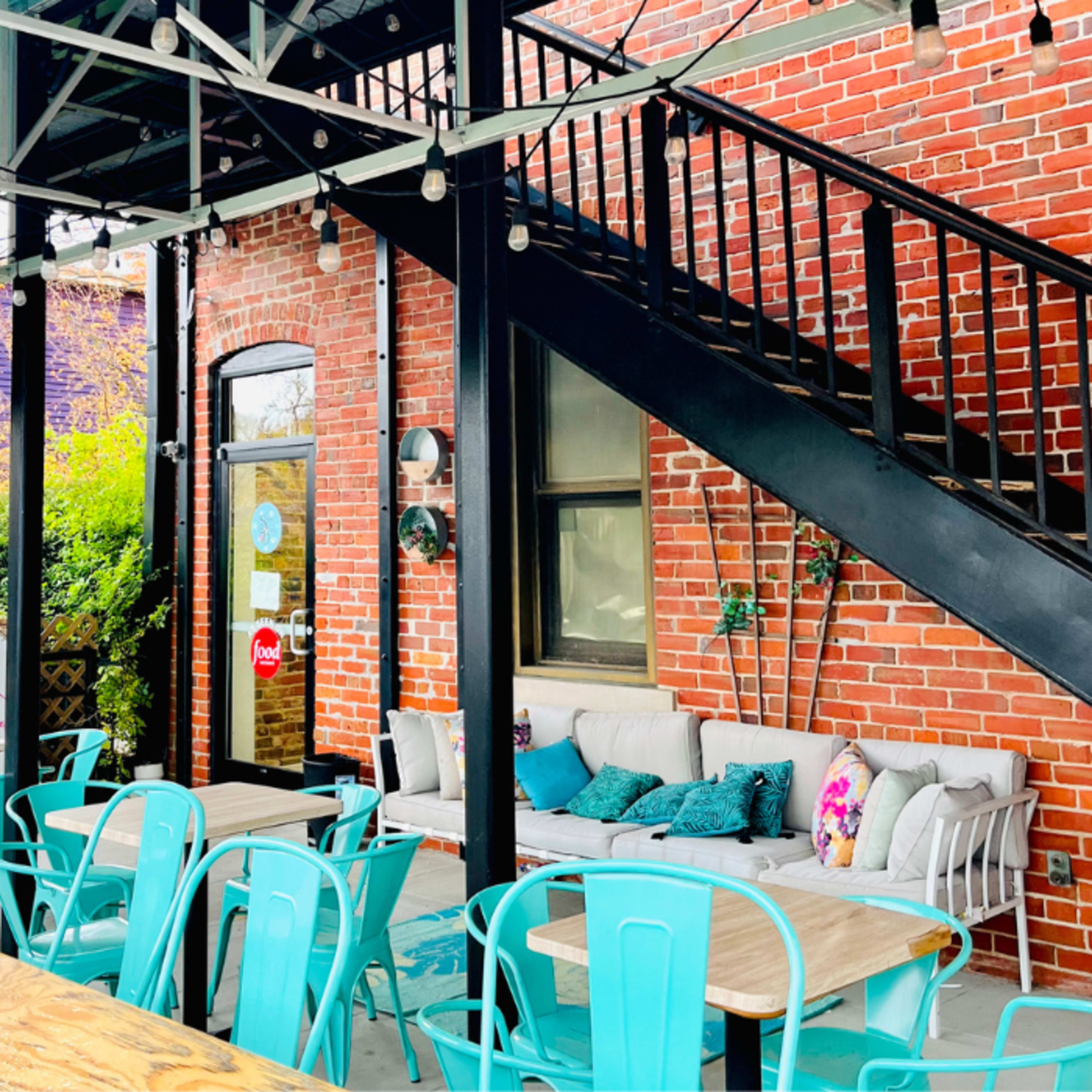 Cozy Outdoor Lounge in Phoebus Image in Phoebus, Hampton, VA