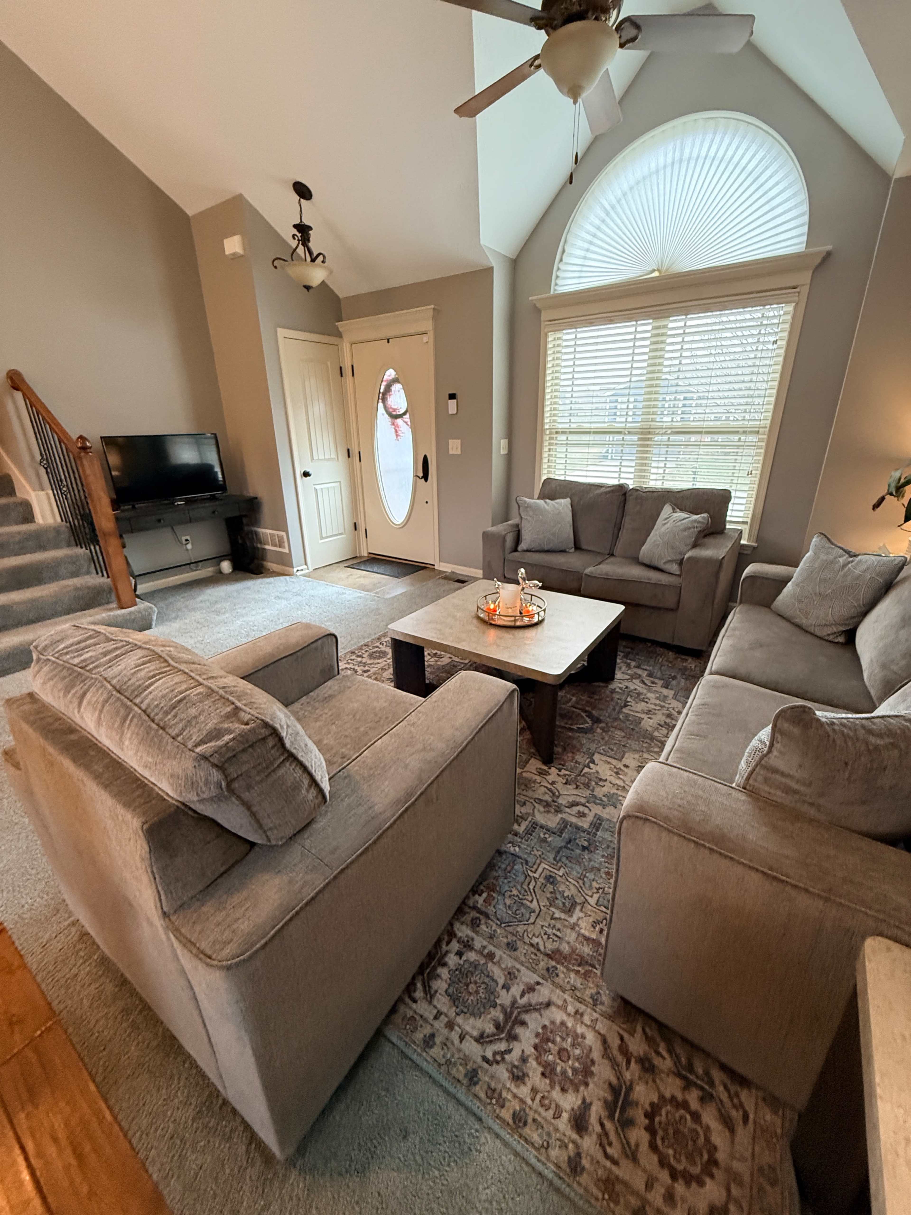 Bright Kansas City Suburban Home with Hosting & Influencer Space Image in Liberty Township, Kansas City, MO