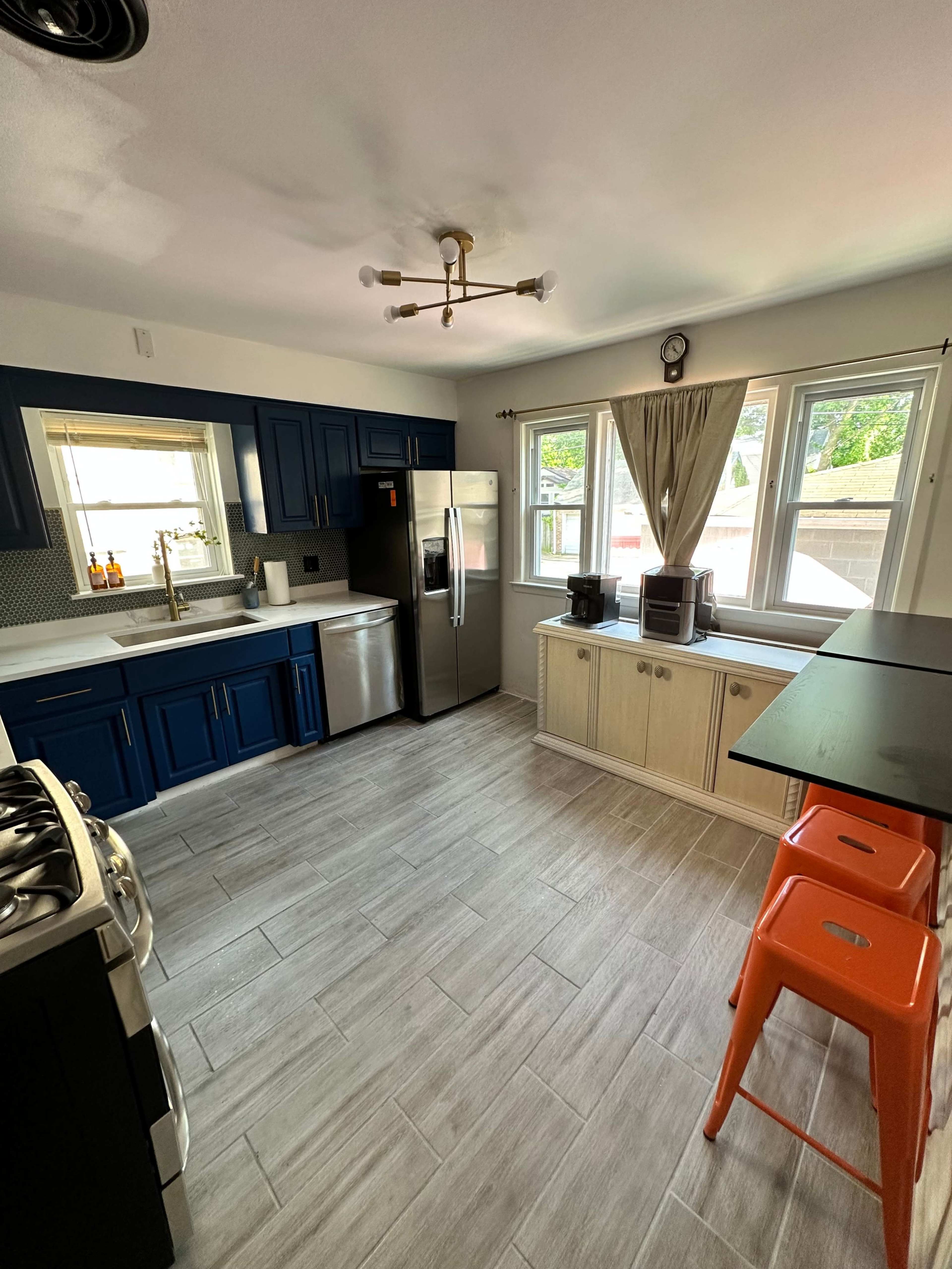 QUIET SPACIOUS & BRIGHT EVANSTON CONDO Image in Evanston, evanston, IL