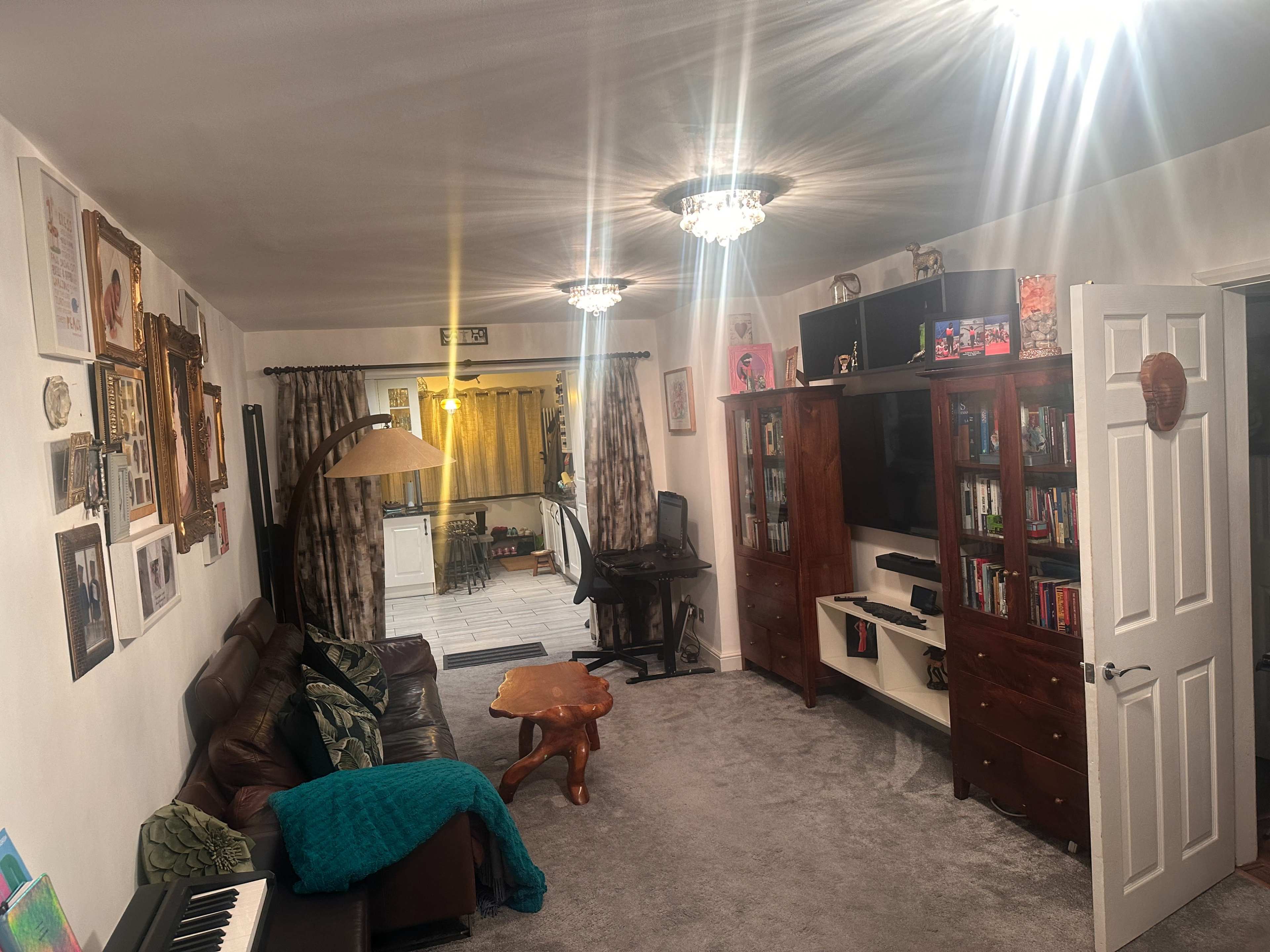 The Studio Next Door2 - less than 4 mins from Elstree and Sky Studios Image in Elstree and Borehamwood, Borehamwood, ENG