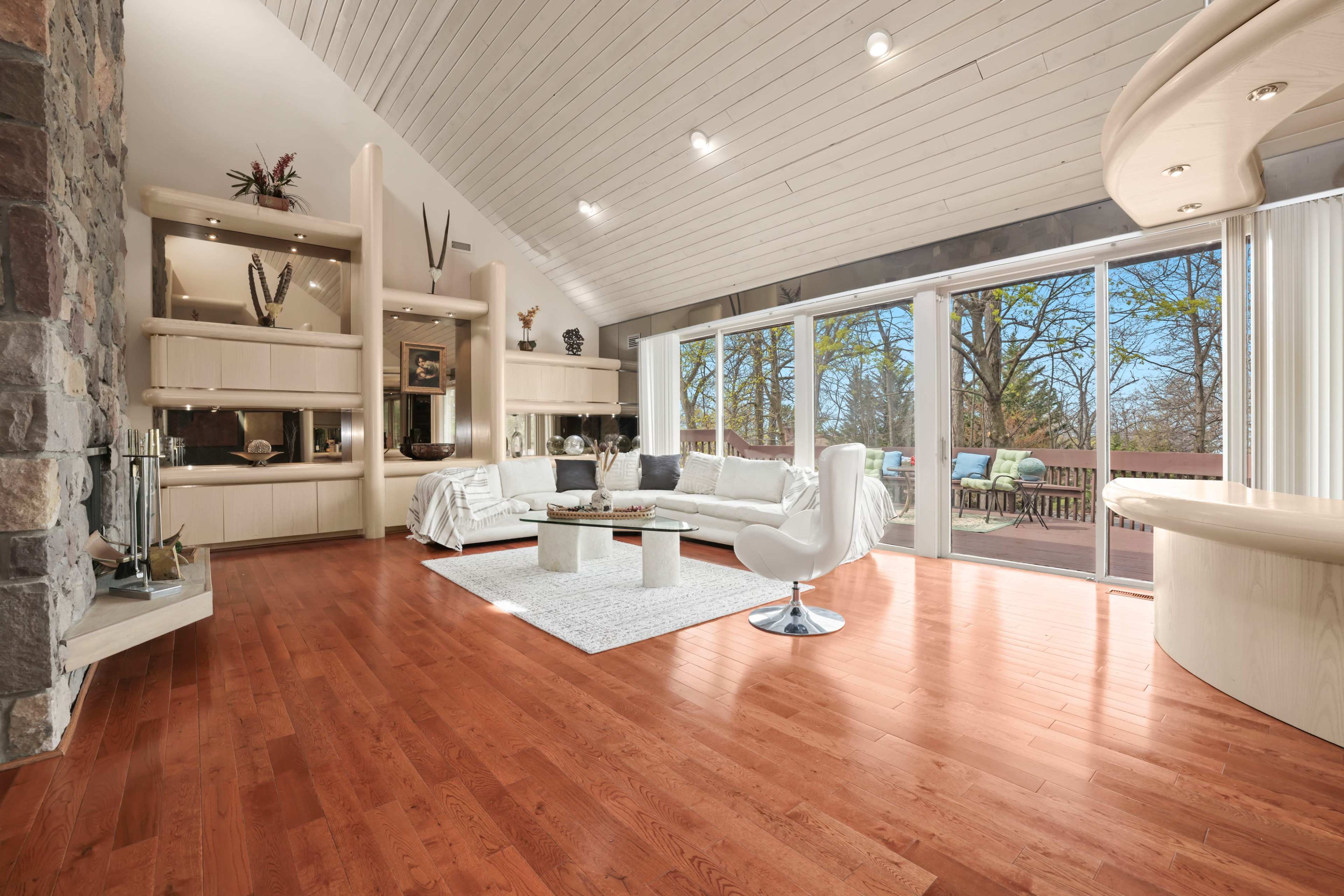 Dramatic Soaring ceilings House with lush grounds Image in Livingston, Livingston, NJ