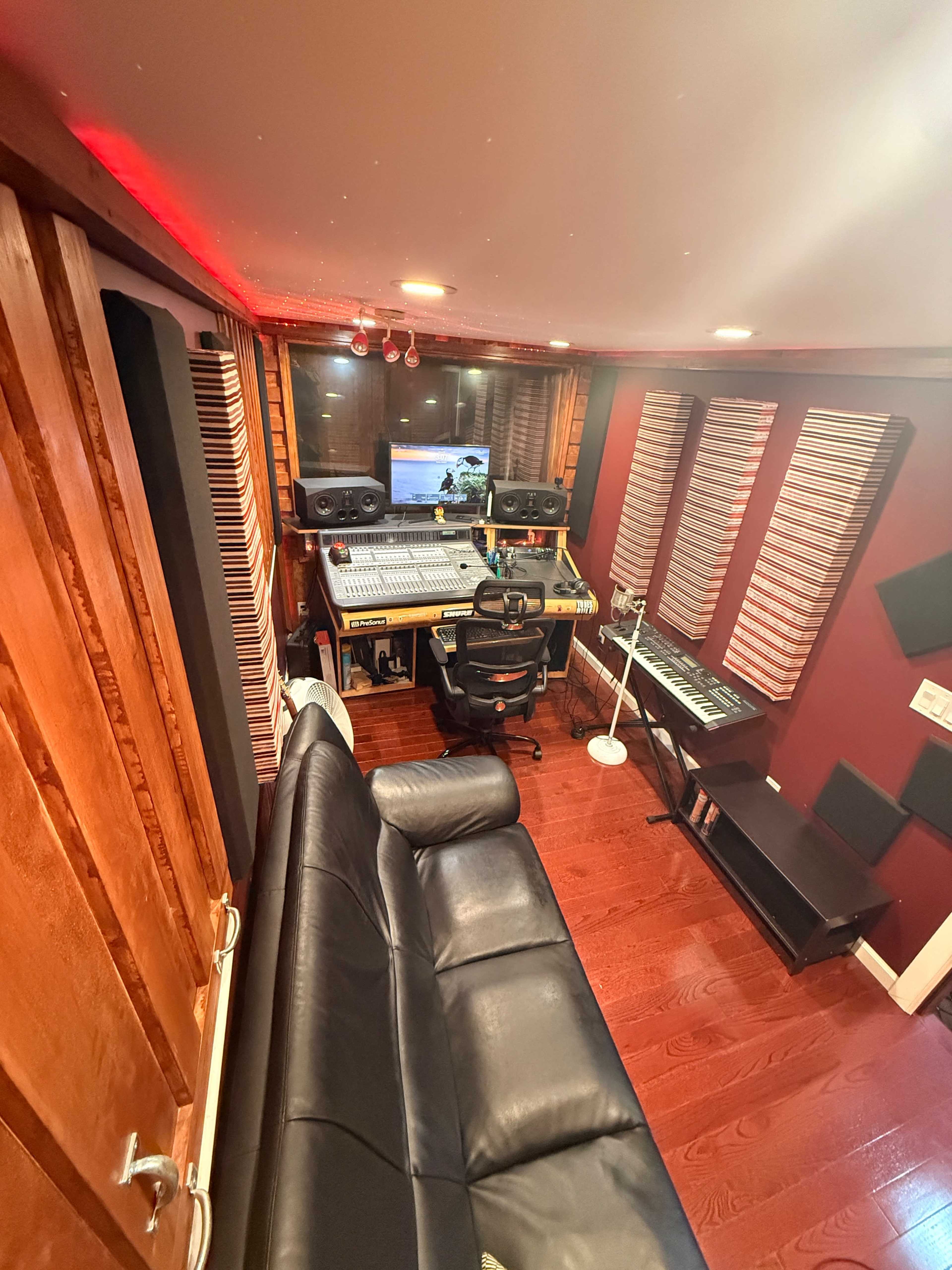 Music Recording Studio for Vocals, Video & Content Creation (Engineer Included) Image in Oyster Bay, Hicksville, NY