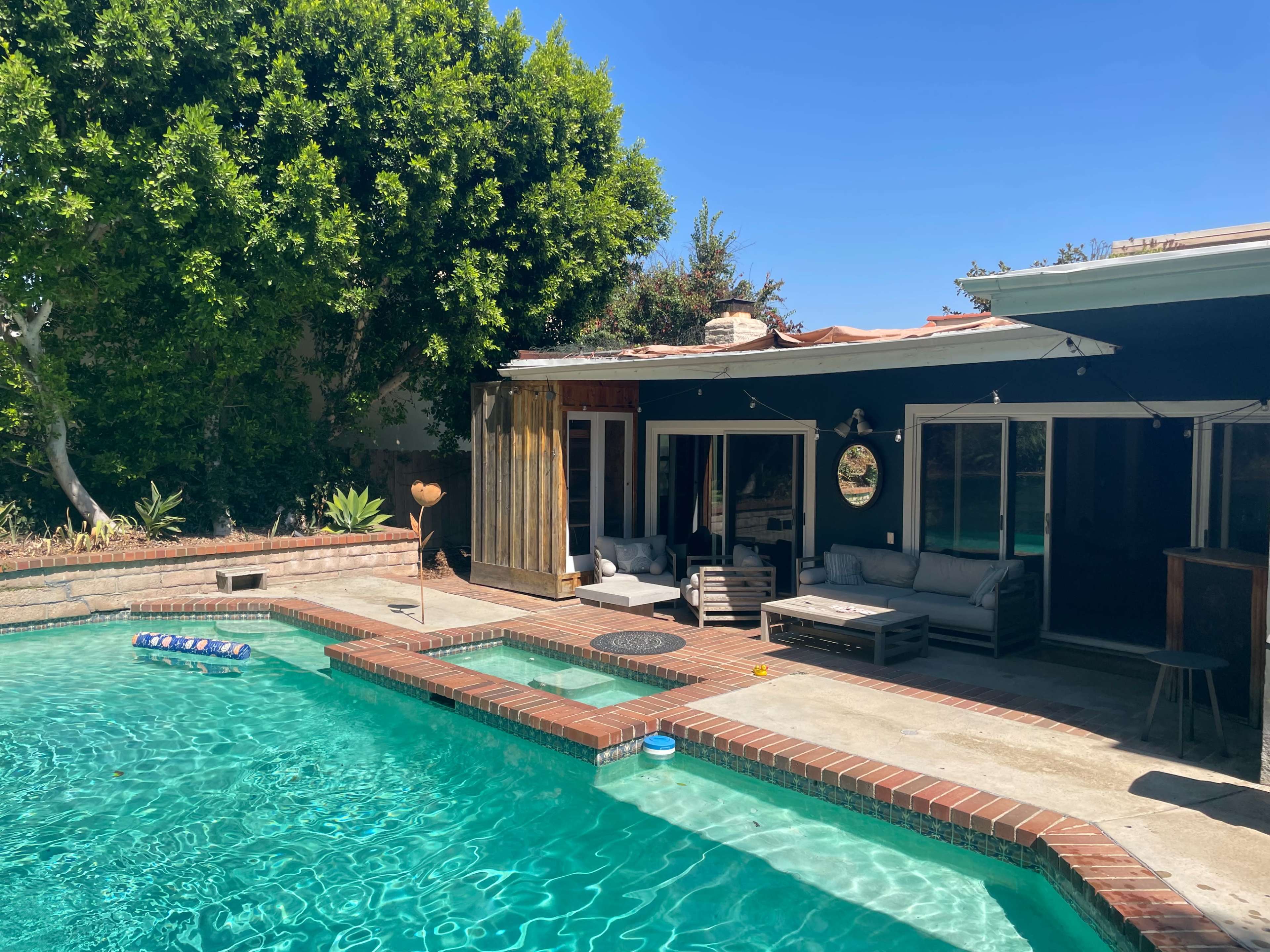Contemporary Pool\Spa Home w/ Open Floor Plan & Private, Quiet Garden Image in Studio City, Studio City, CA