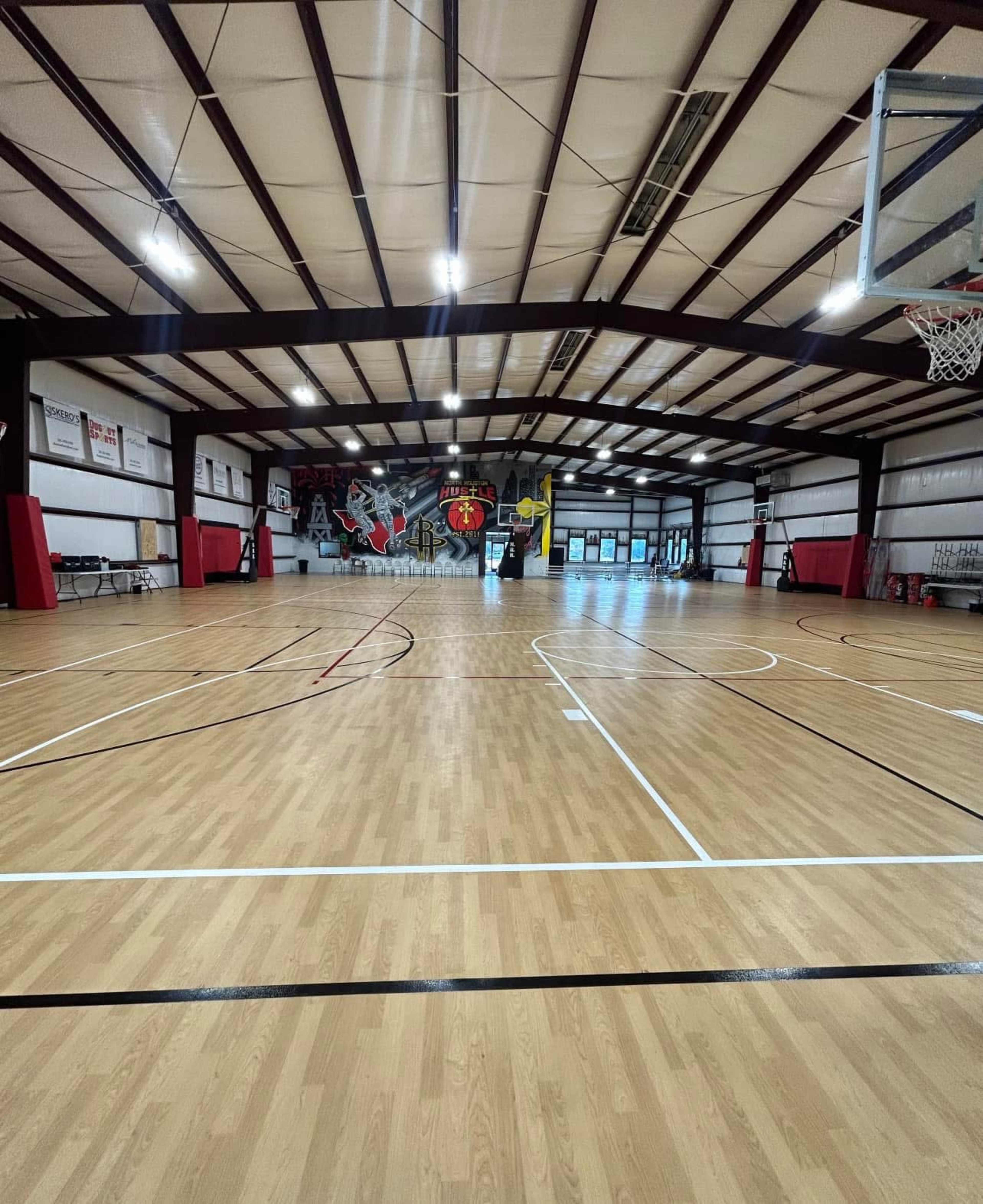 Basketball Gymnasium with Office Spaces Available North Houston Area Image in Iah / Airport Area, Humble, TX