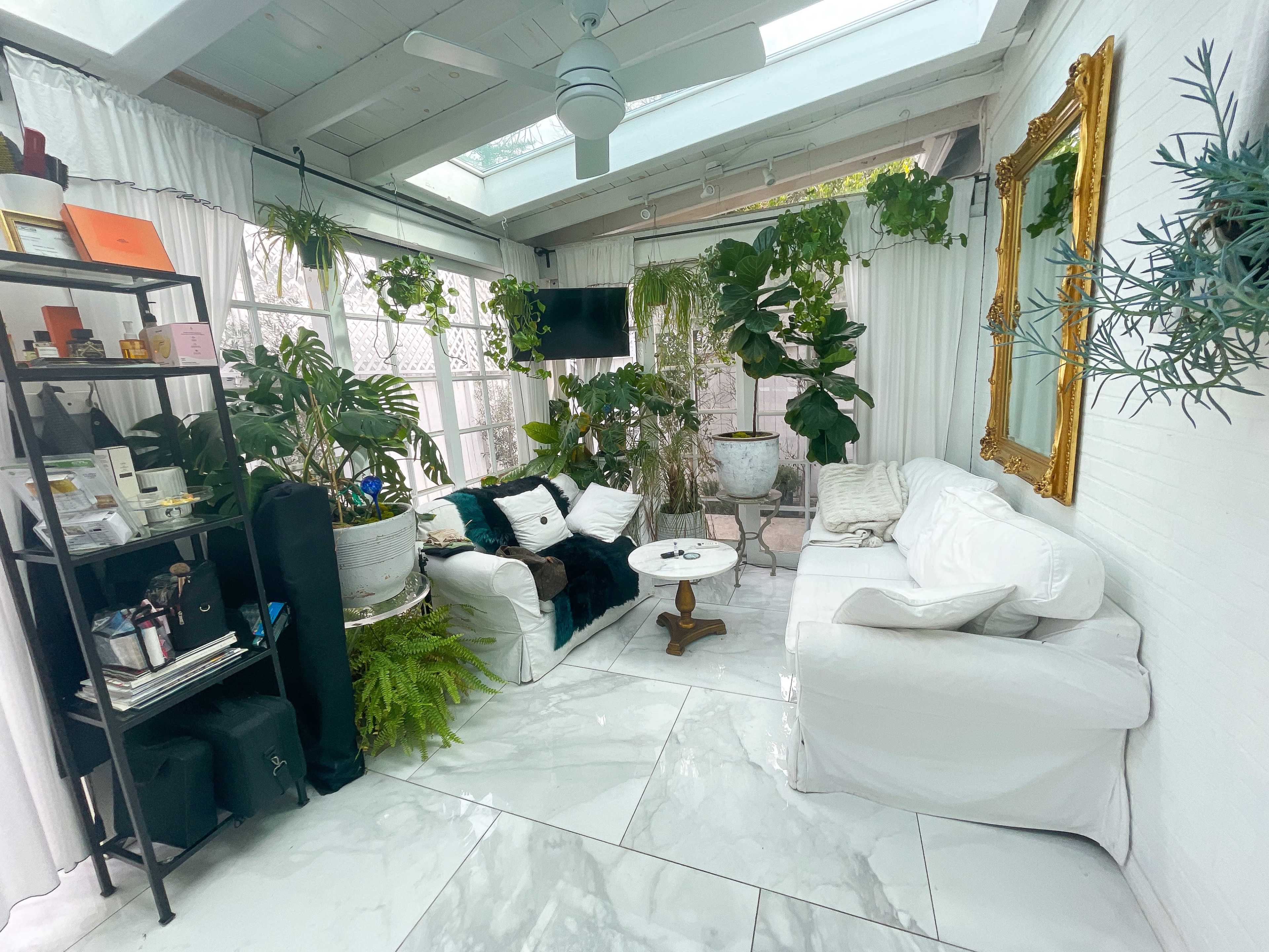 Greenhouse Salon with Open Windows Image in Valley Village, Valley Village, CA
