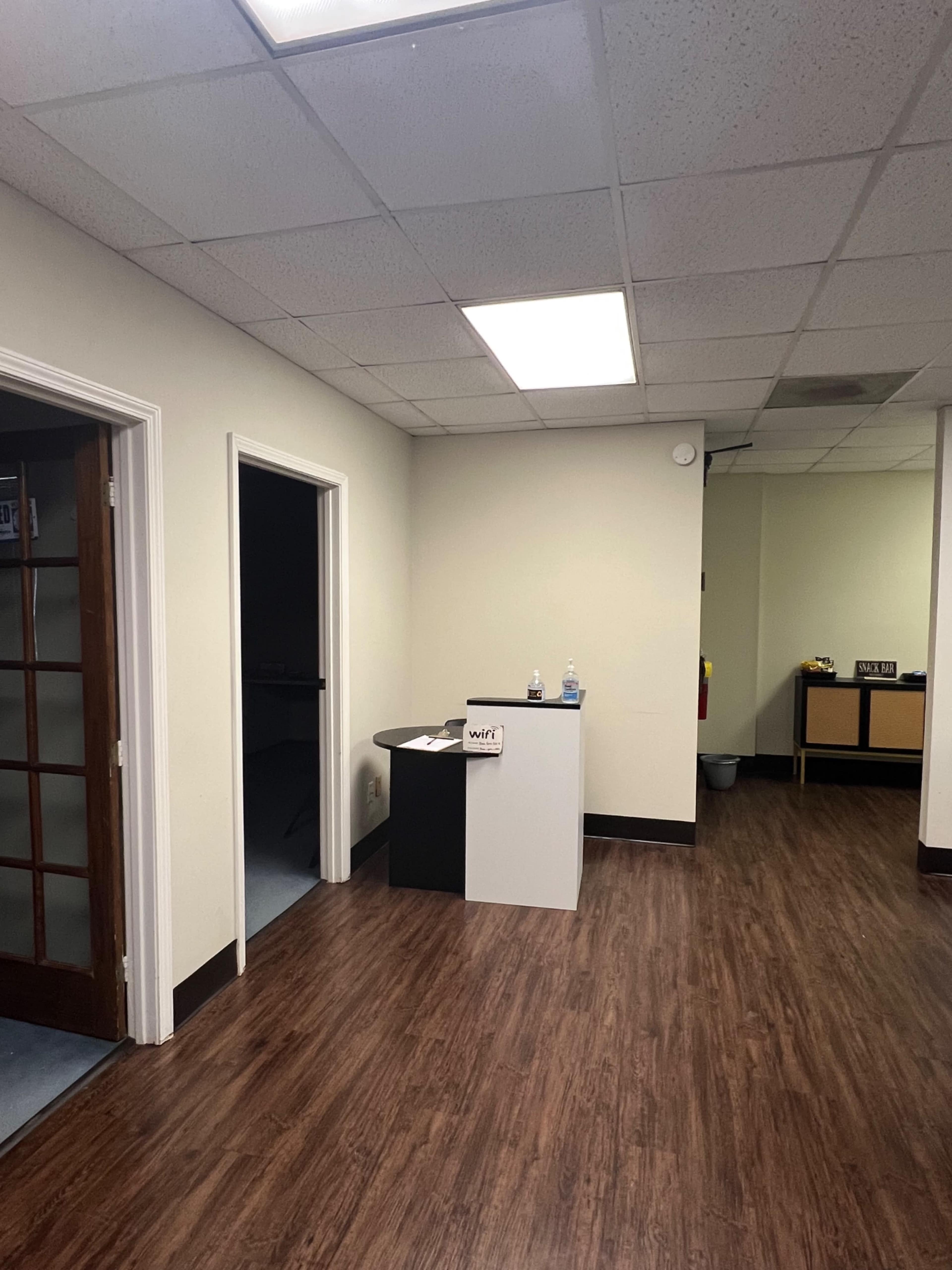 Small meeting space near Atlanta Airport With complimentary parking Image in College Park, College Park, GA