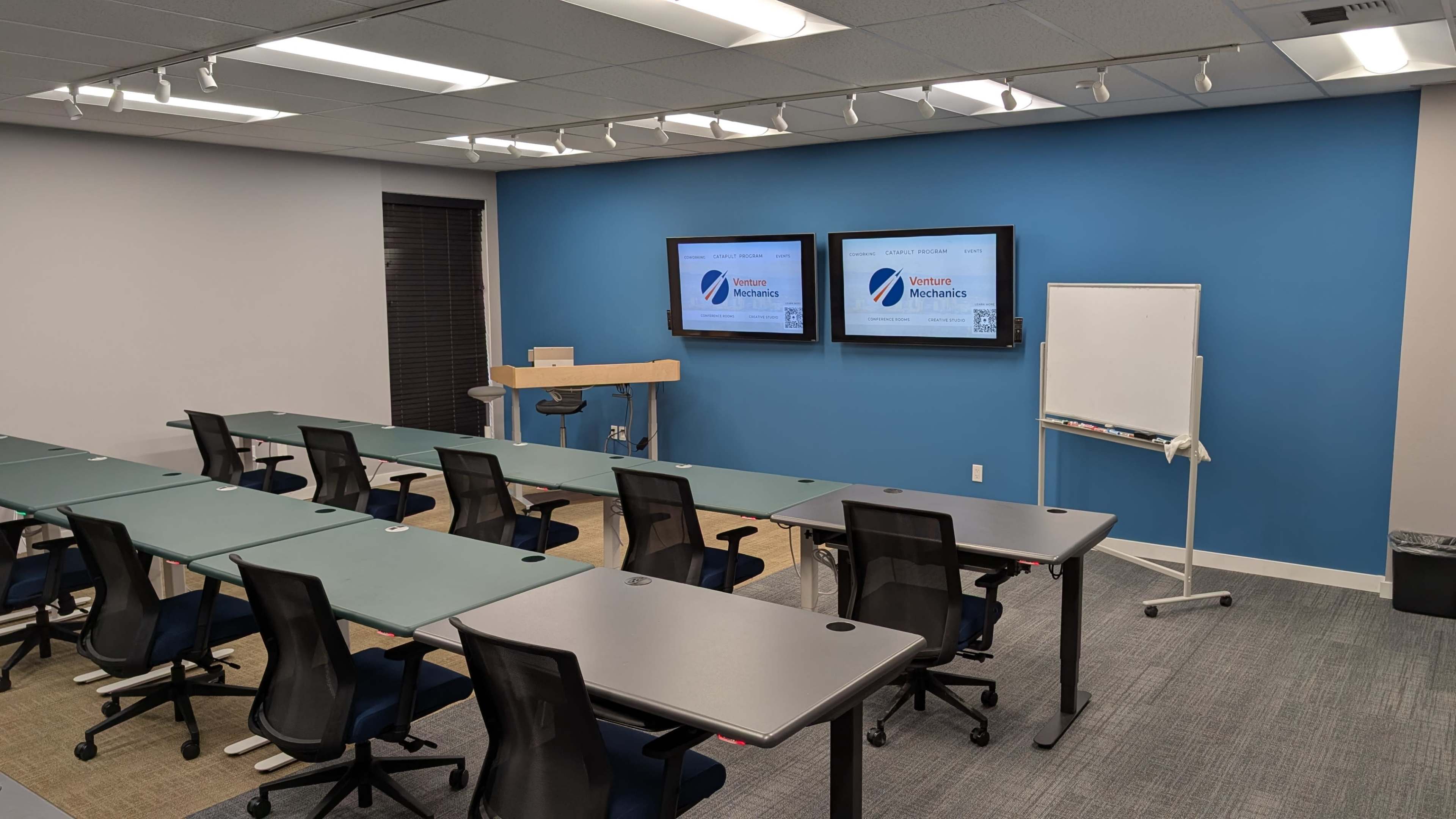 Flex Training Classroom in Easy-Access Coworking Facility in Bellevue Image in Crossroads, Bellevue, WA