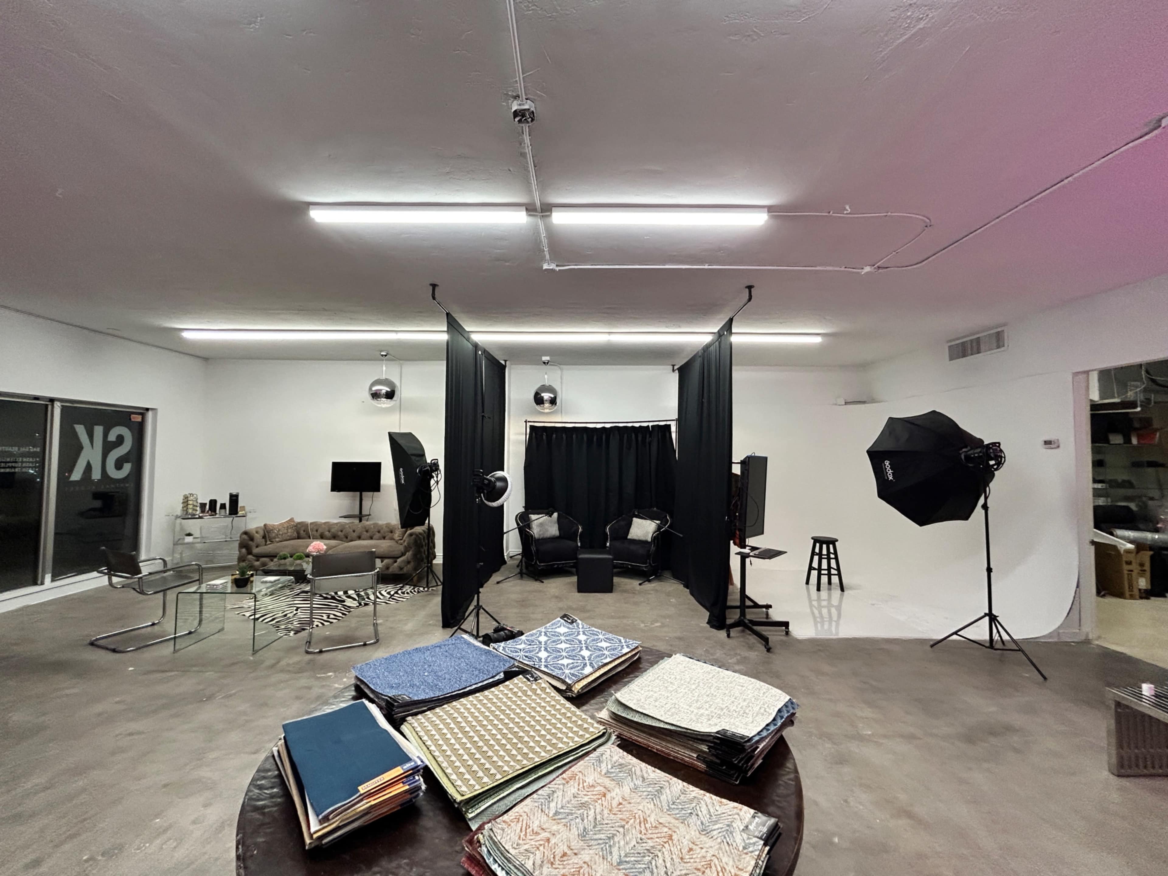 Midtown Cyclorama Studio Image in Encanto Village, Phoenix, AZ