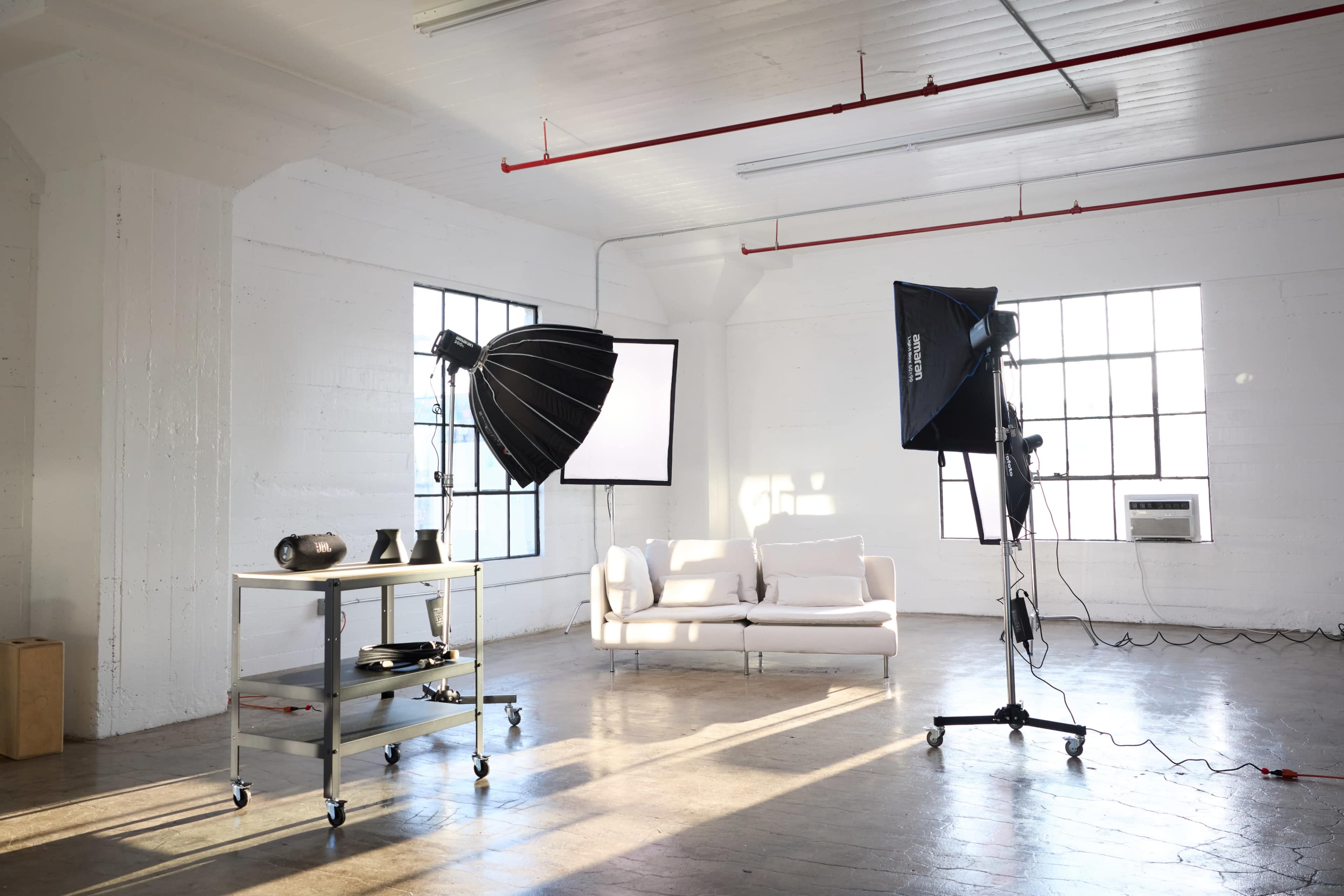 Spacious Natural Light Studio All Inclusive with Profoto and Amaran Lights Image in Central LA, Los Angeles, CA