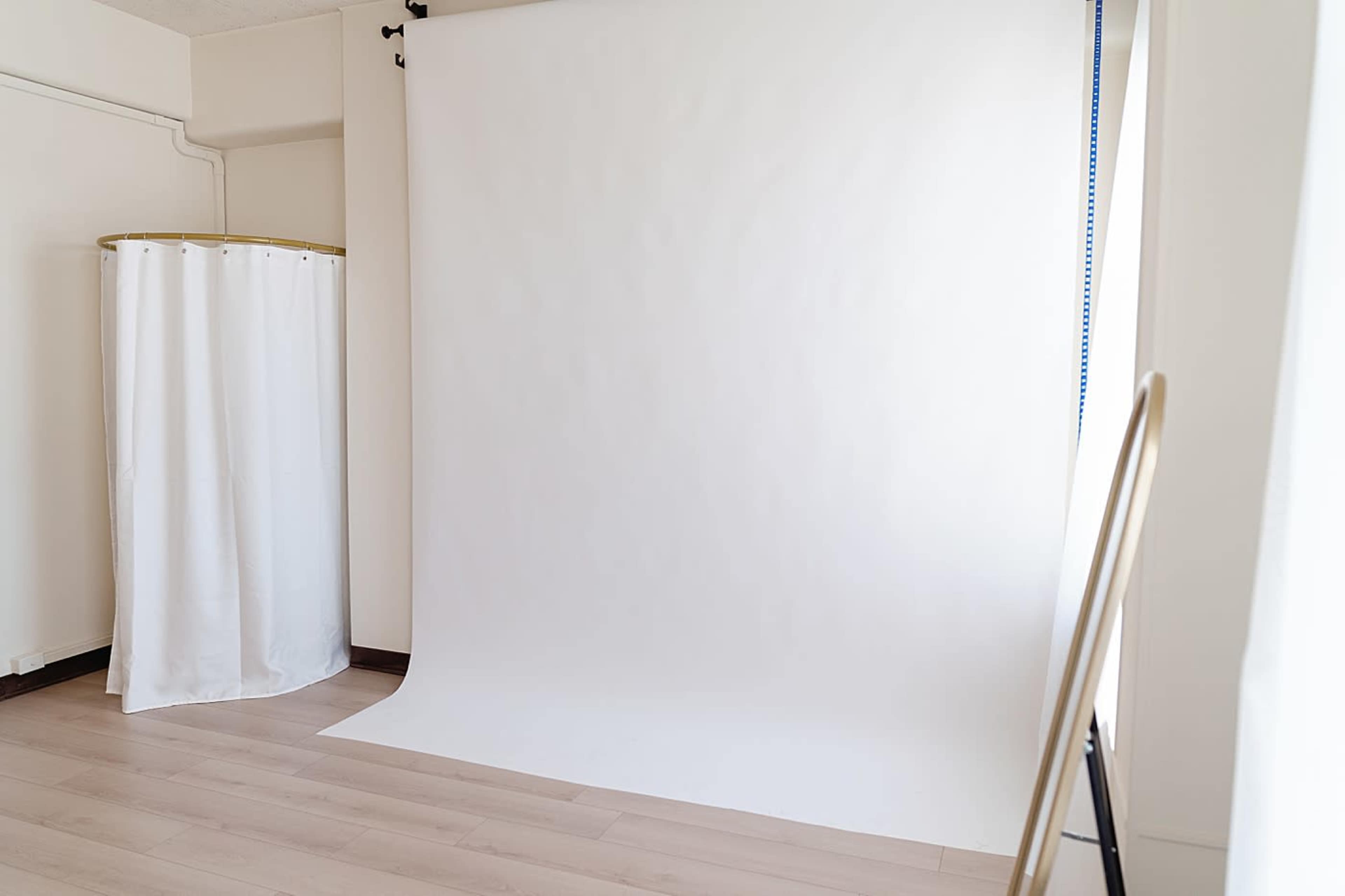 Downtown Studio with Natural Light Image in Lower State, Santa Barbara, CA