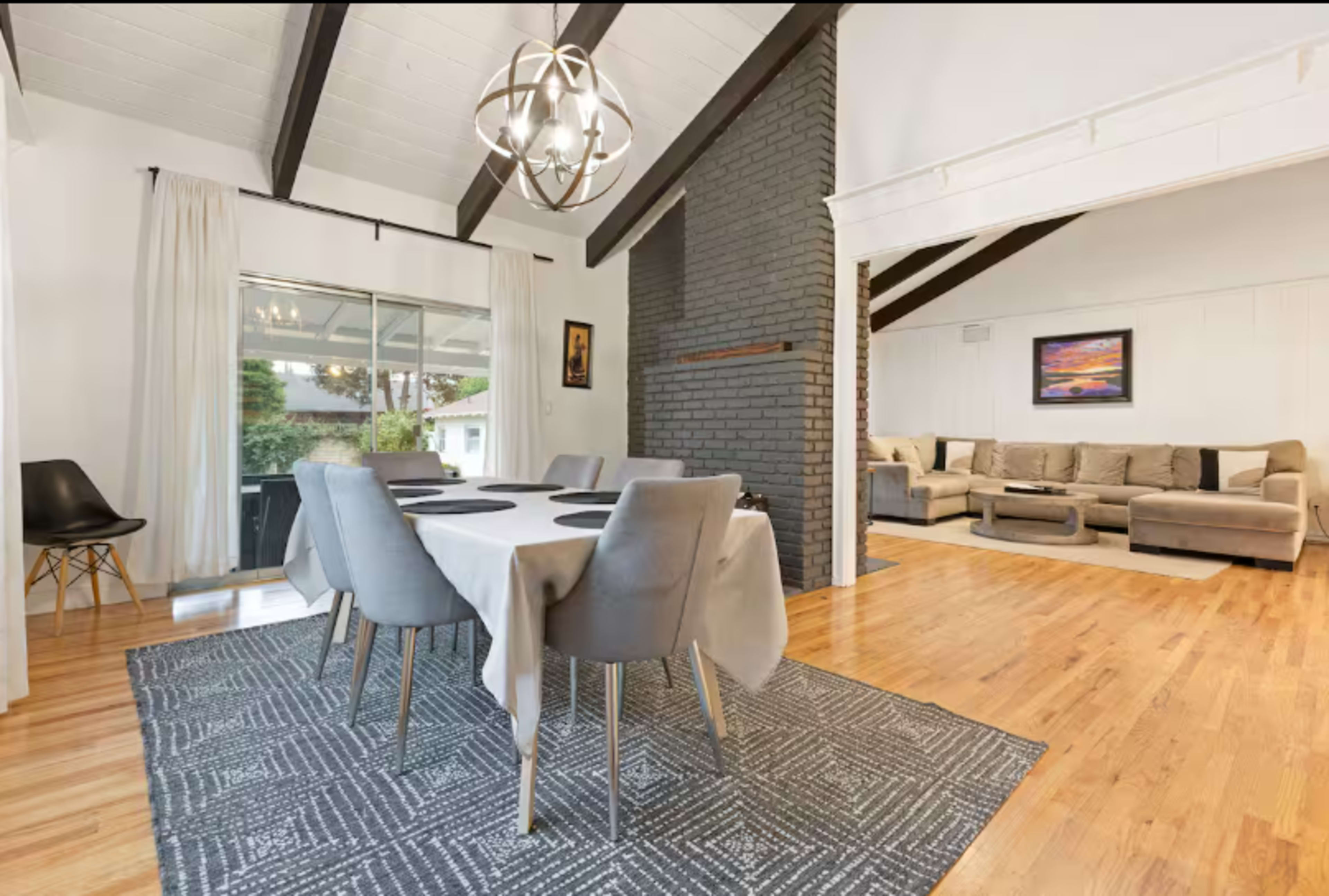 Modern LA Oasis — Bright, Spacious Home Image in Valley Glen, Los Angeles, CA