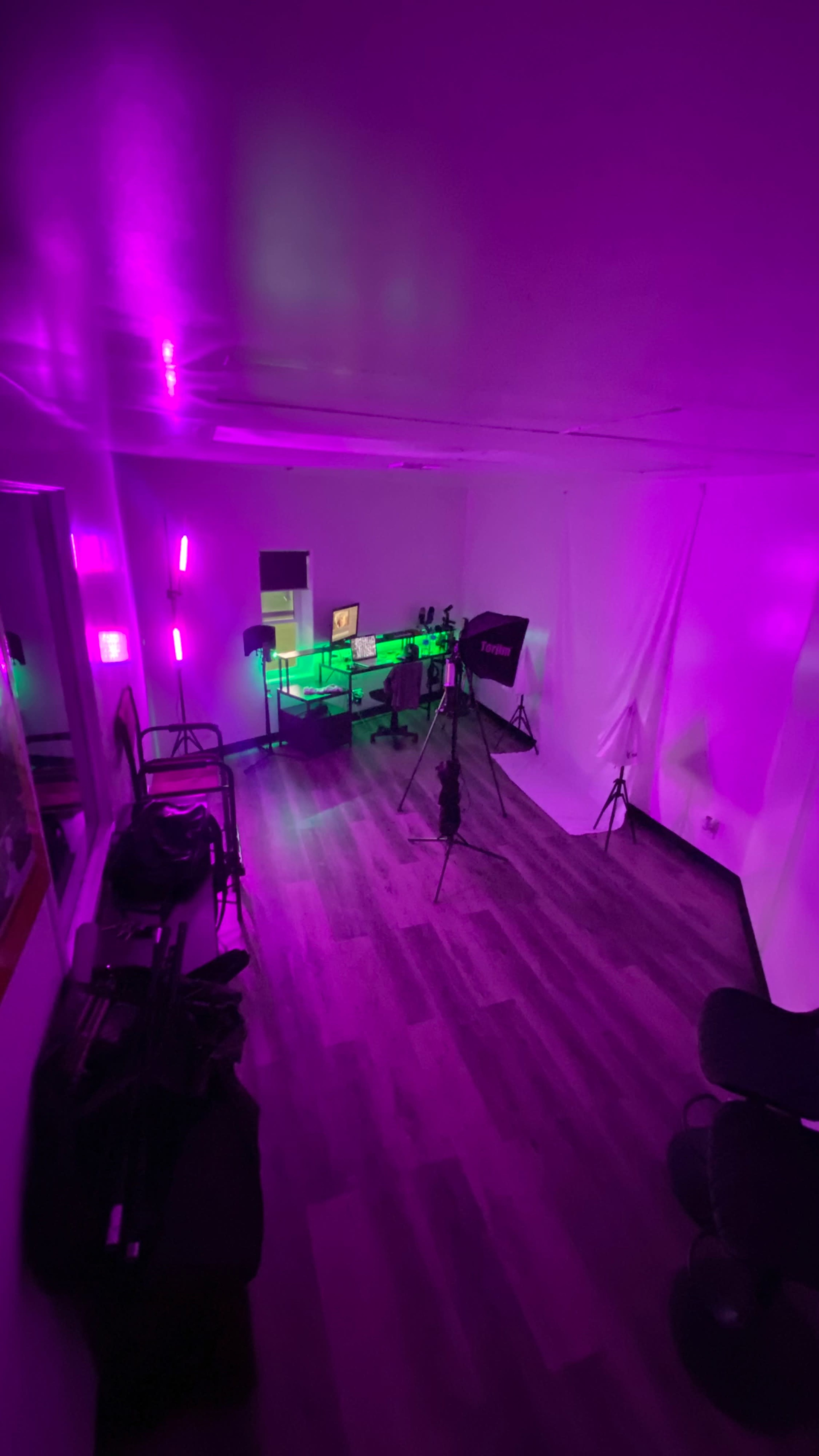 Creative Studio with Amazing facility. Image in Carvedale, San Bernardino, CA