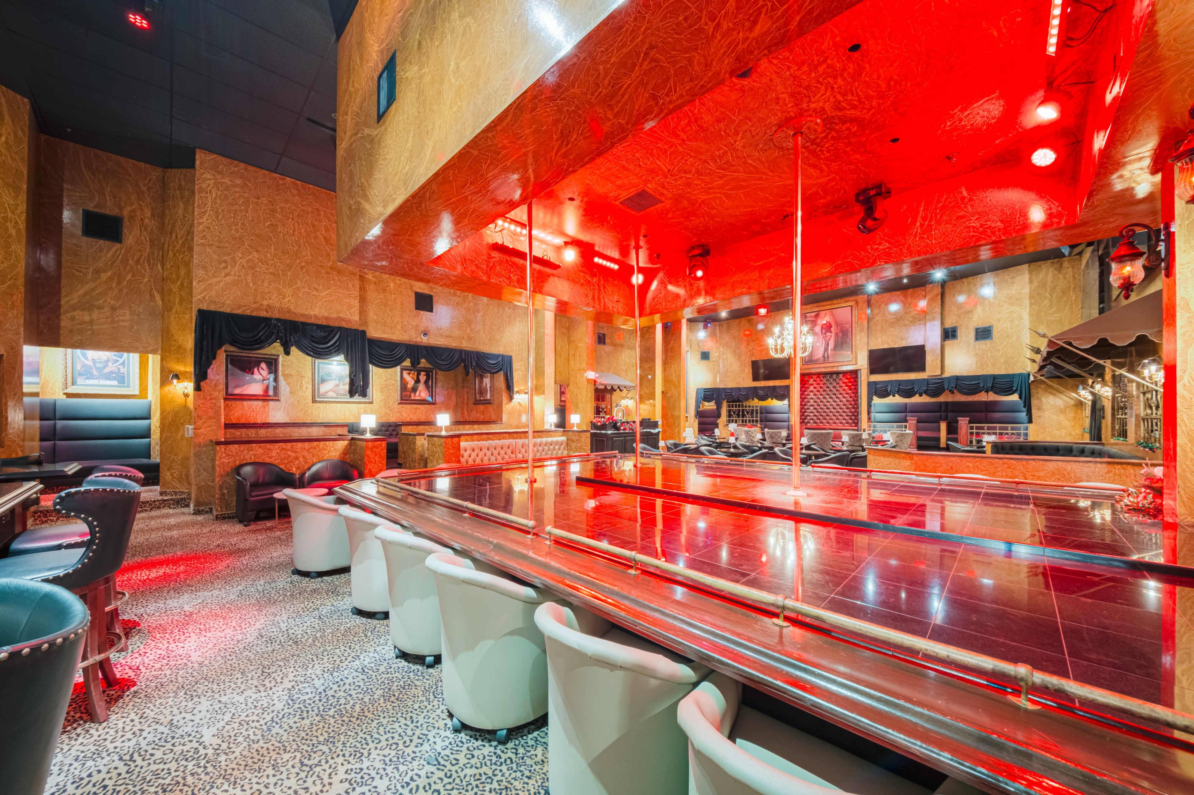 LEOPARD GOLDEN VELVET LOUNGE Image in Harbor Gateway South, Torrance, CA