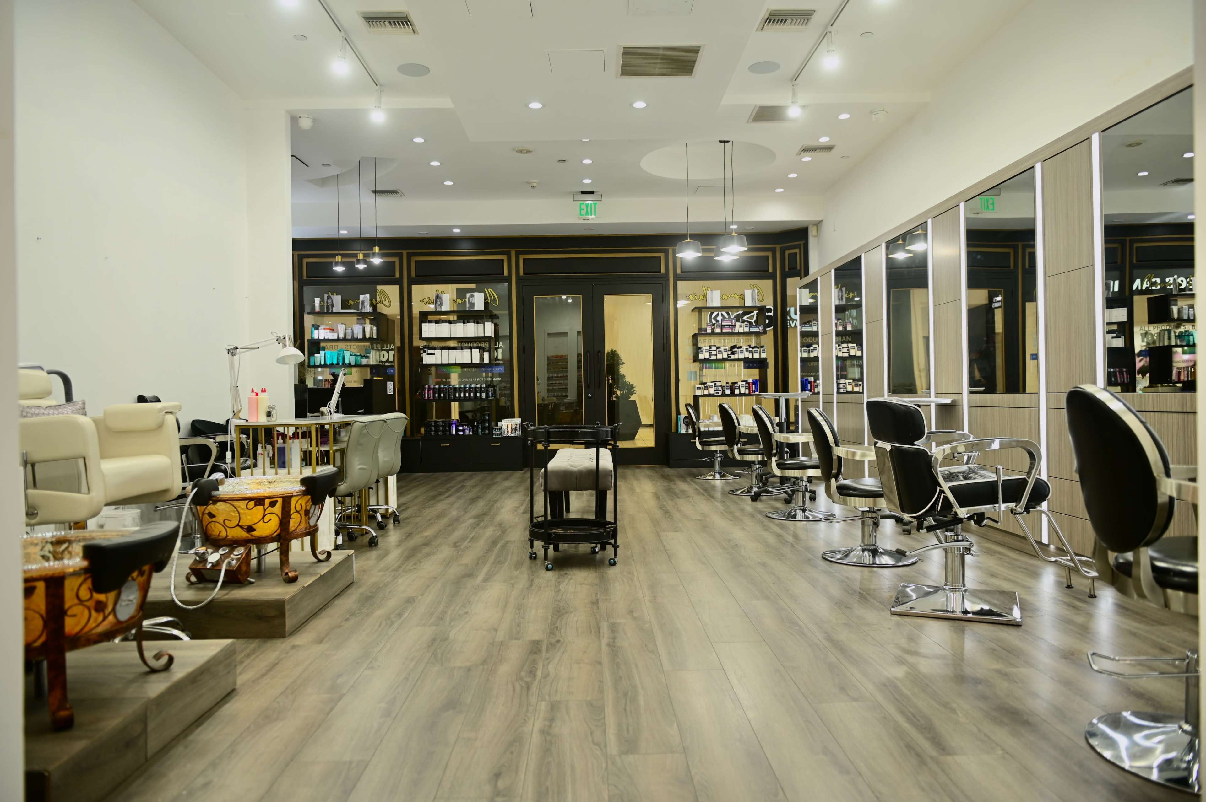 Modern Upscale Sherman Oaks Hair Salon Image in Sherman Oaks, Sherman Oaks, CA