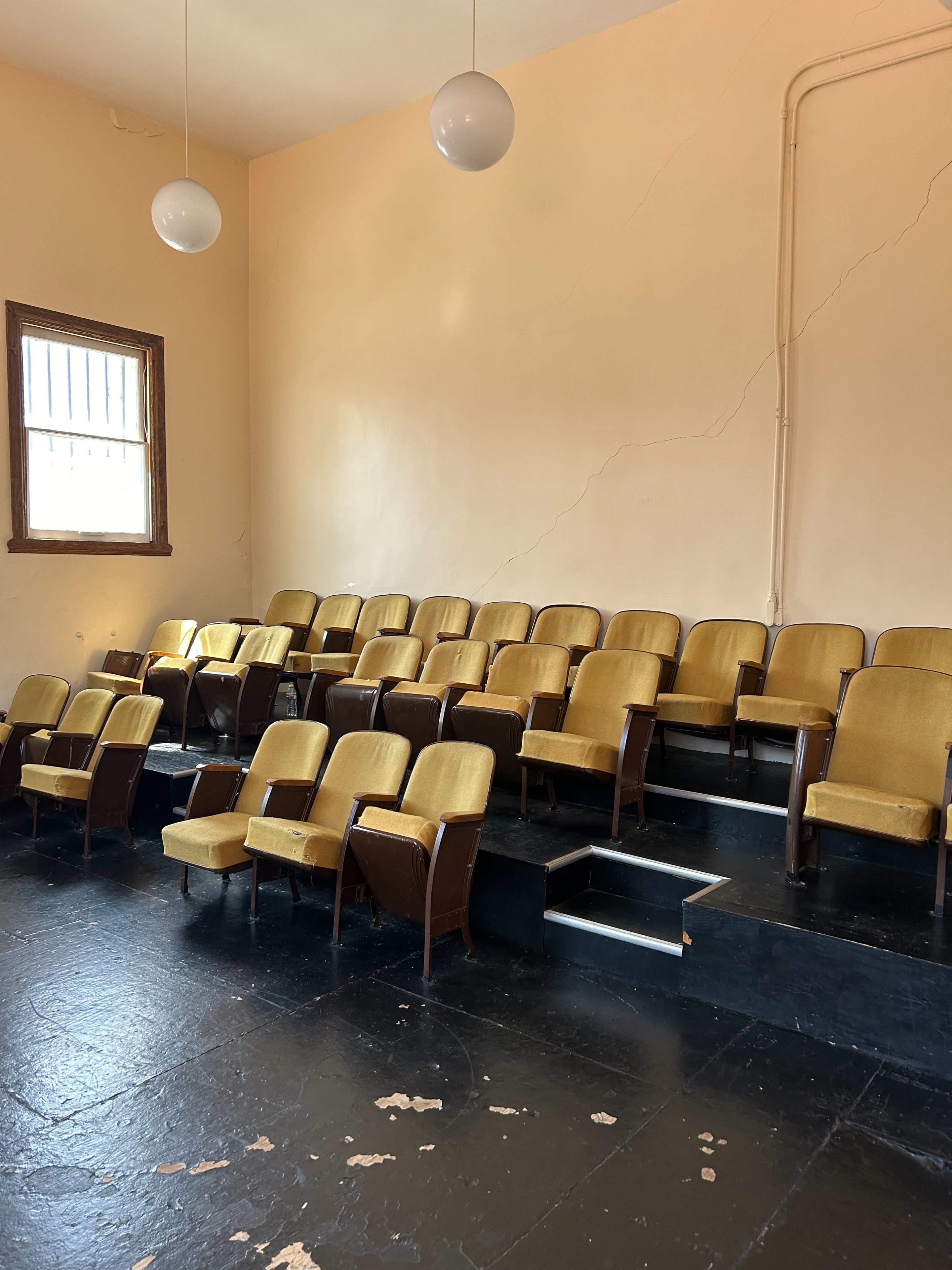 Old Hollywood Theatre, Studios, and Soundstage Image in Central LA, West Hollywood, CA