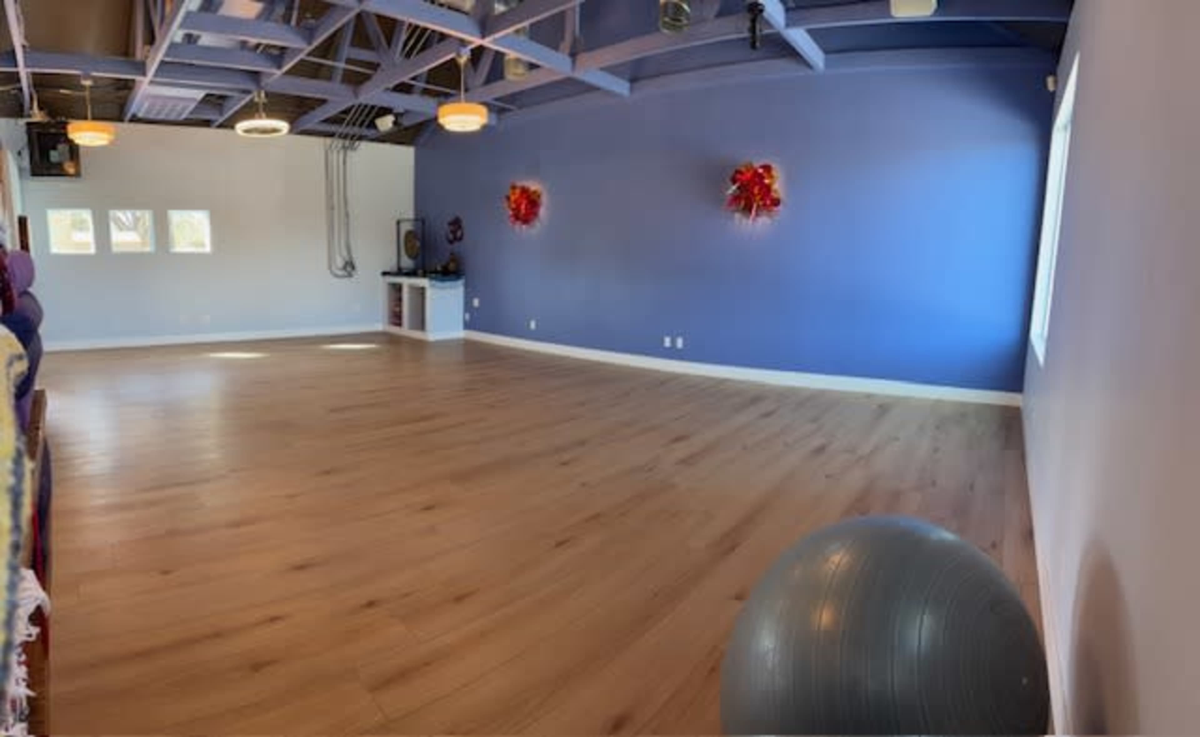 Centrally Located Studio with Beautiful Lighting and Earthy Vibes Image in Alhambra, Phoenix, AZ