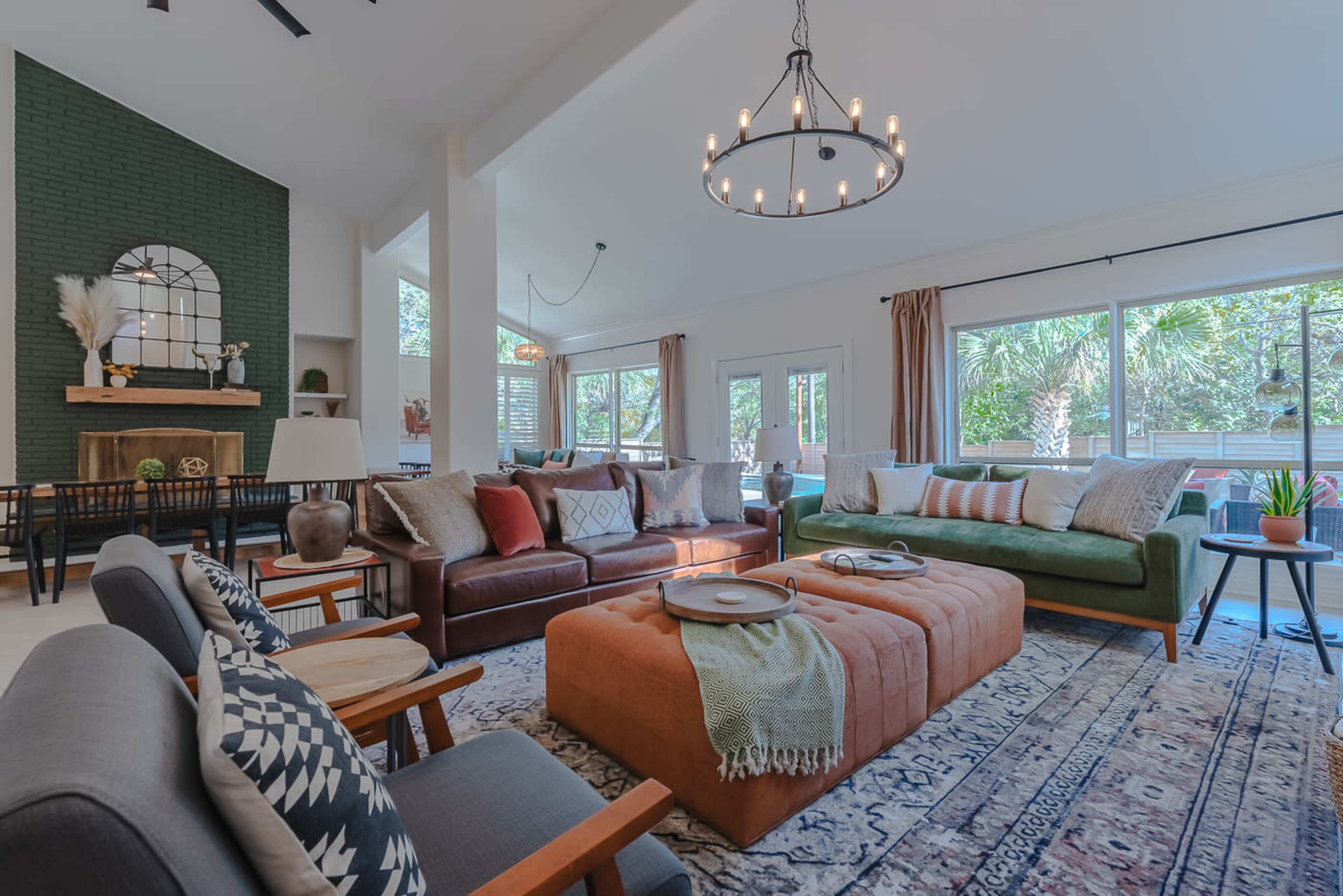 Southwest Suburban House with Pool, Table for 18 people, and Gameroom Image in Vance Jackson, San Antonio, TX