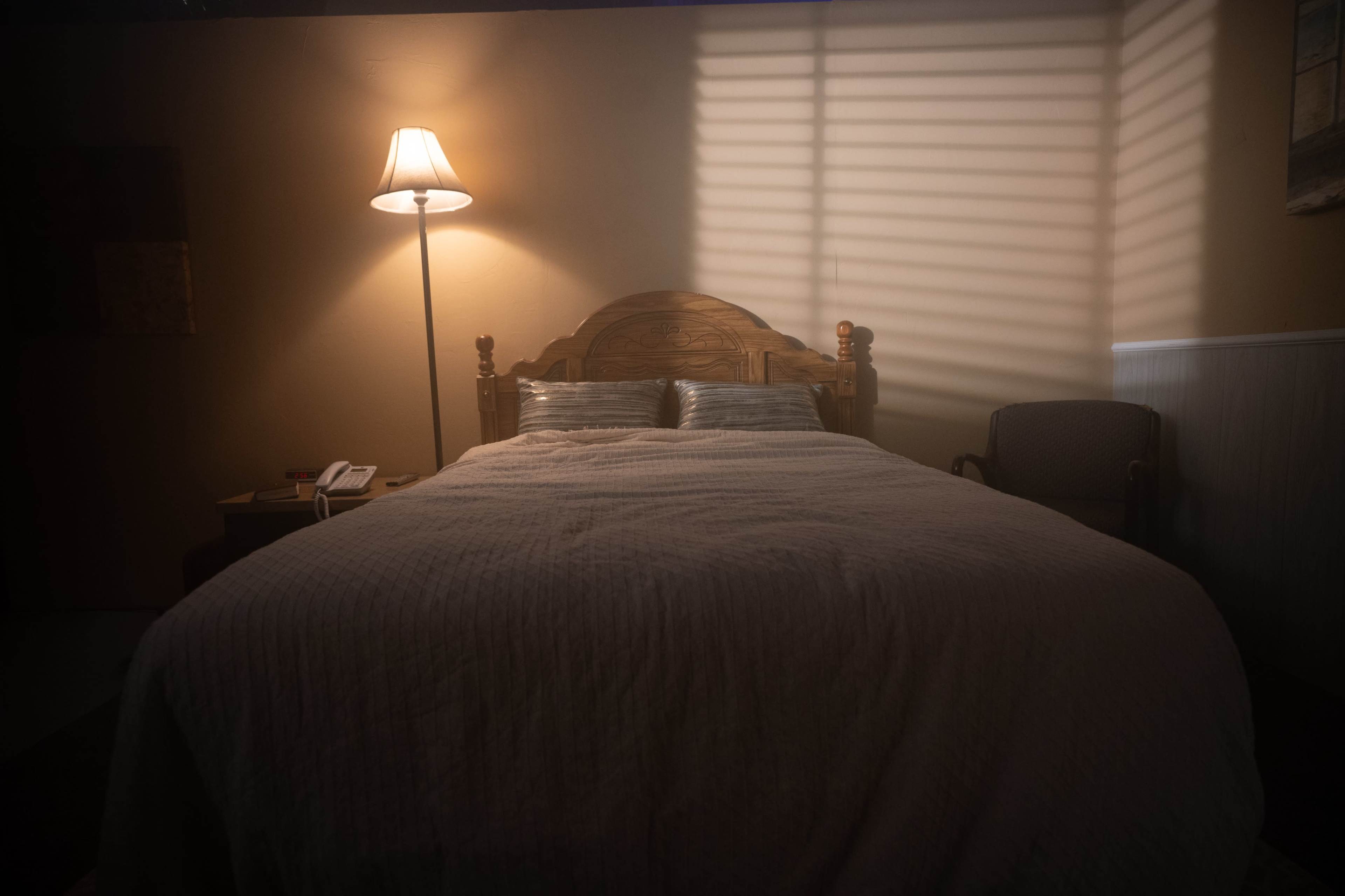 Vintage Motel Film Set — Cinematic 1970s–1990s Roadside Room Image in Glendale, Glendale, AZ