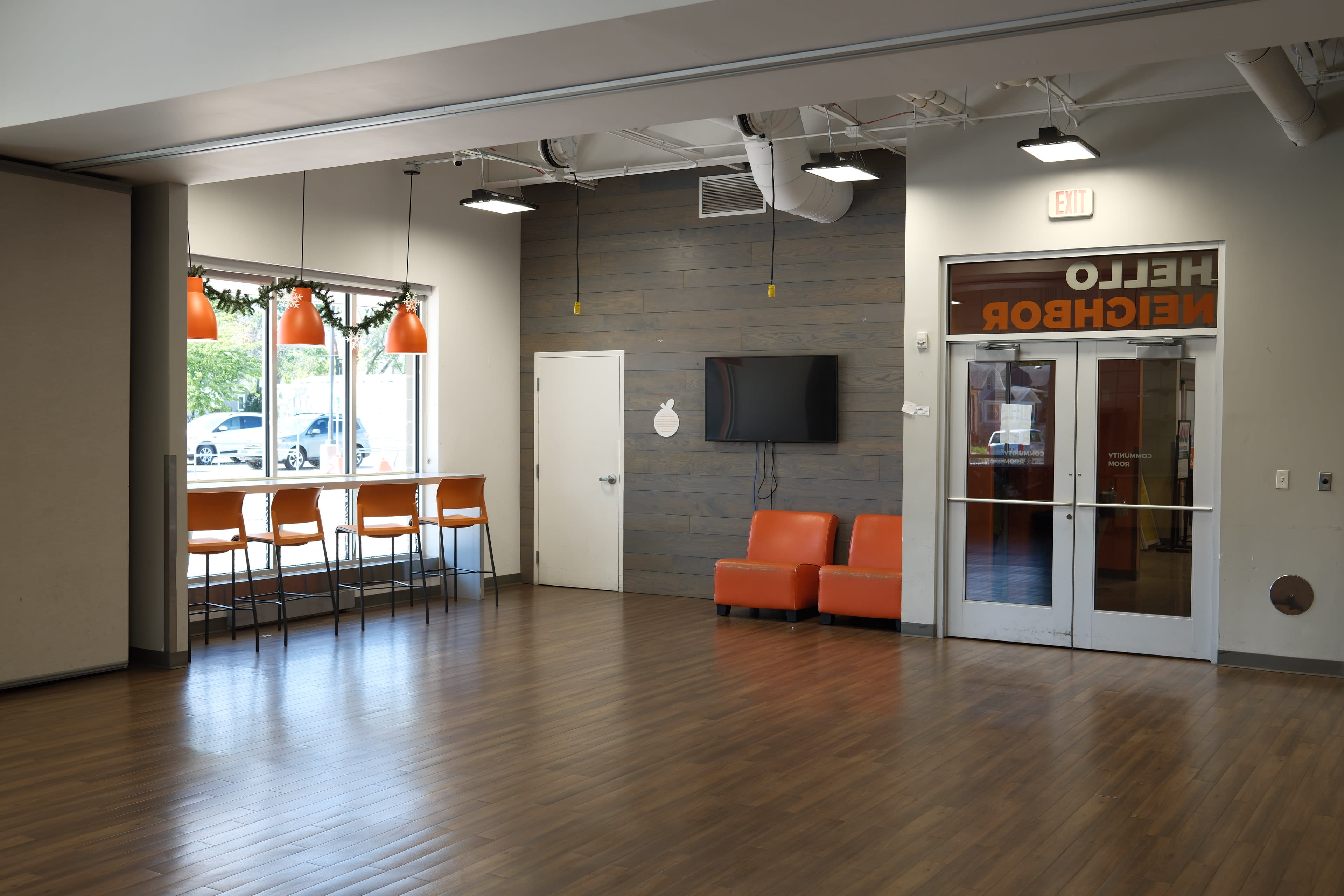 Flex Retail Space Image in Webber-Camden, Minneapolis, MN