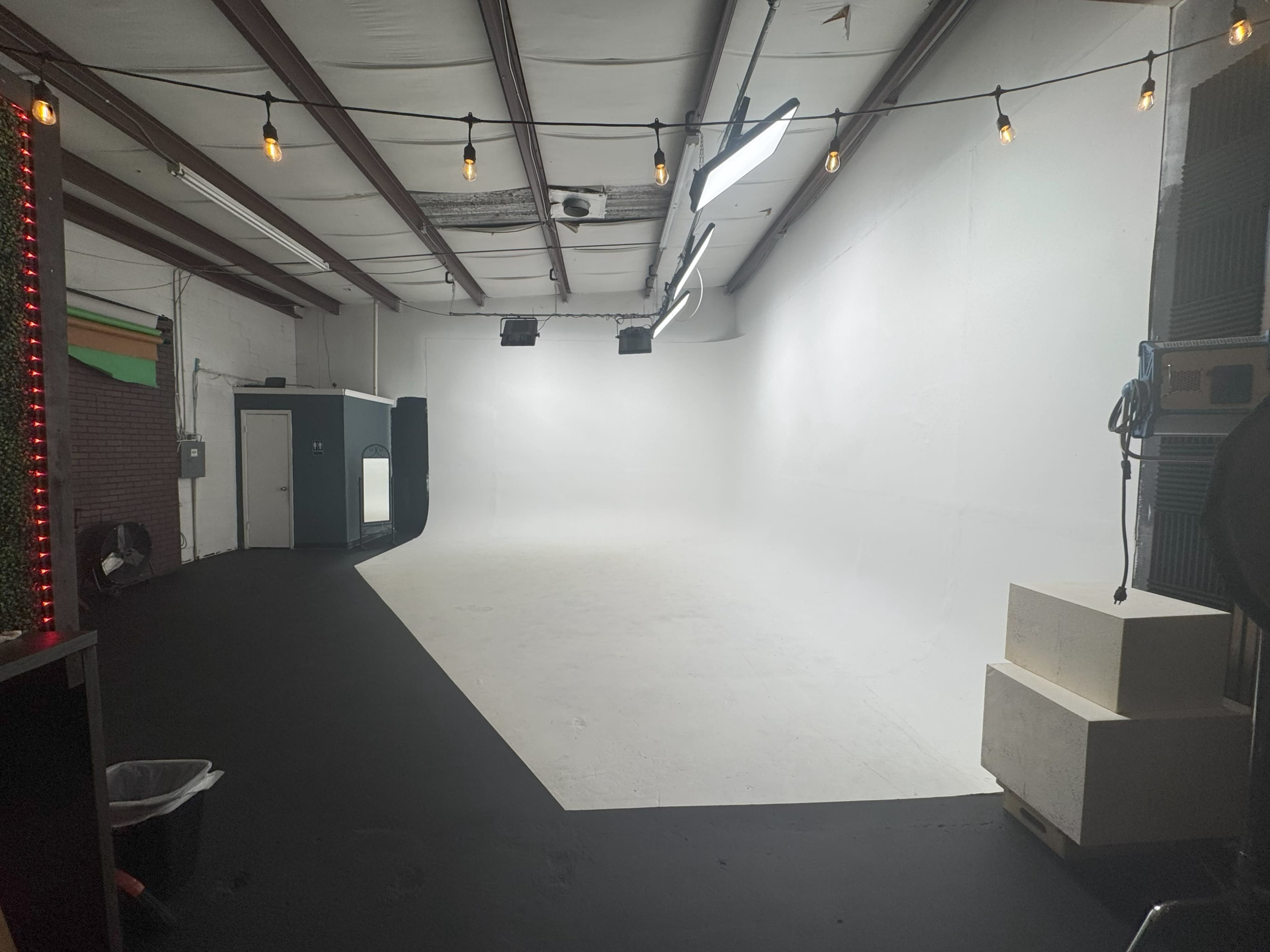 Photography/Video Rental Space For Professional Centrally Located In Tampa Image in Brandon, Tampa, FL