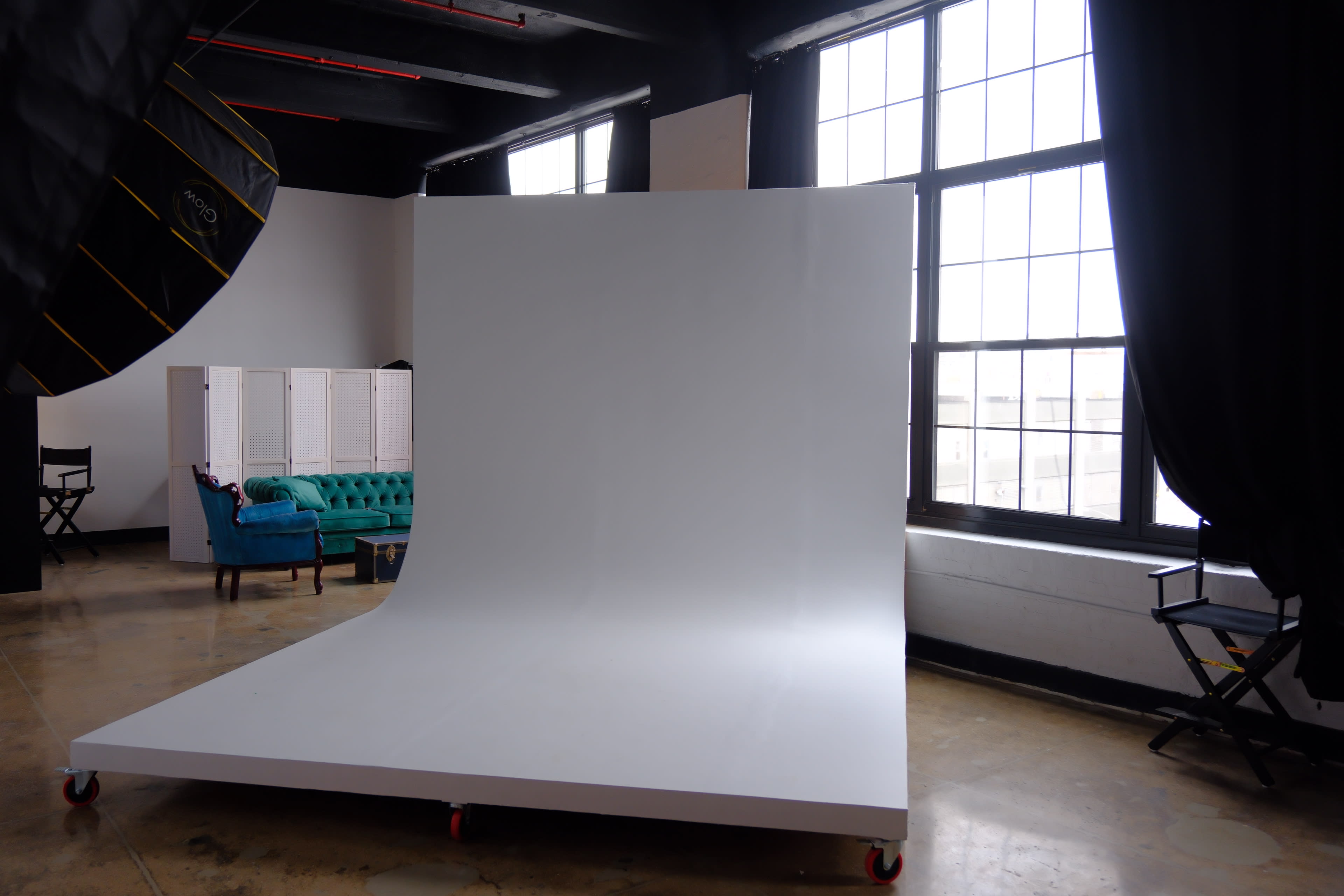 Daylight Studio with Movable Cyclorama and Blackout Option Image in Bushwick, Brooklyn, NY