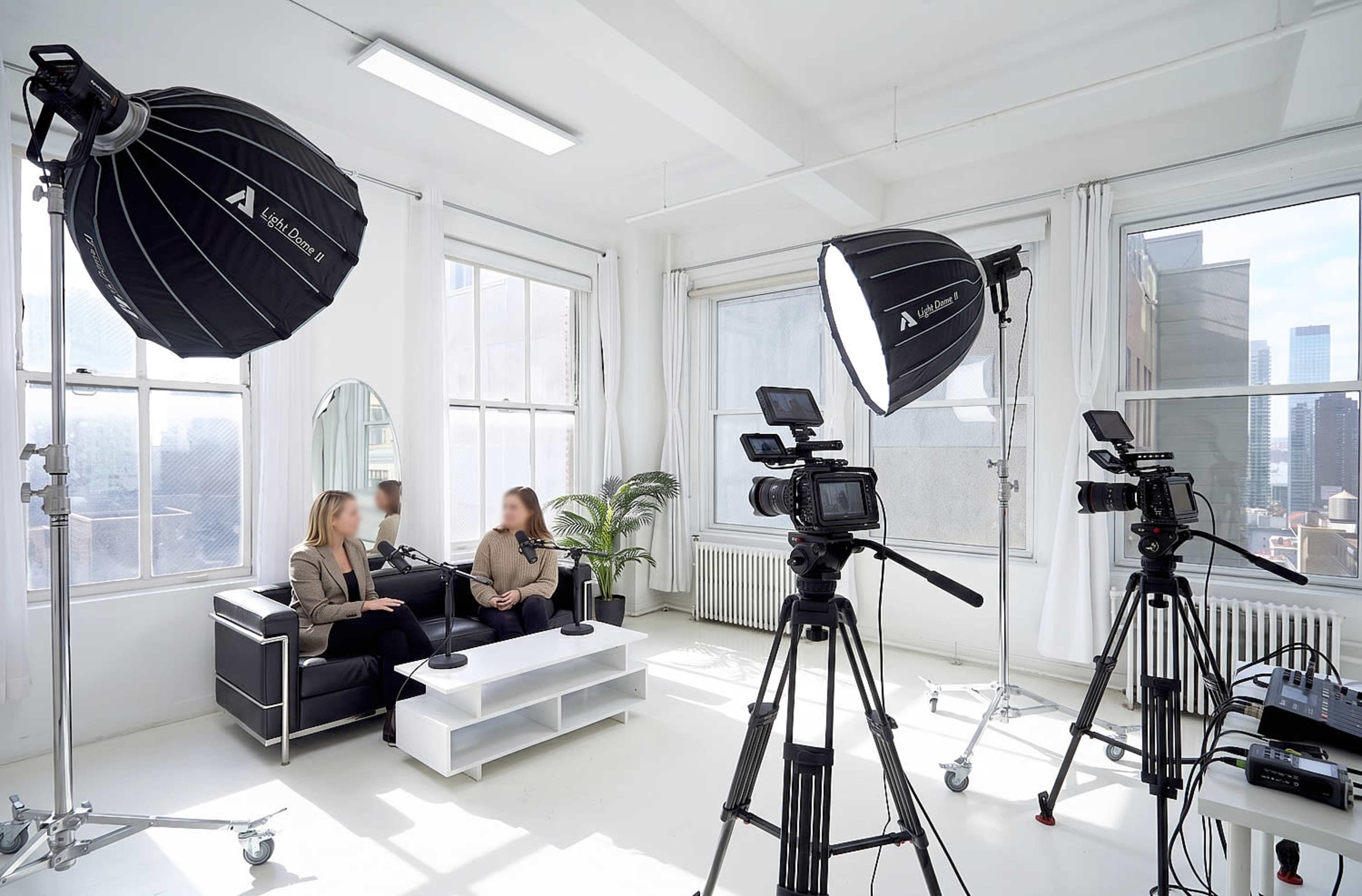 22C Affordable Manhattan Daylight Studio Free EQ Image in Midtown Manhattan, New York, NY