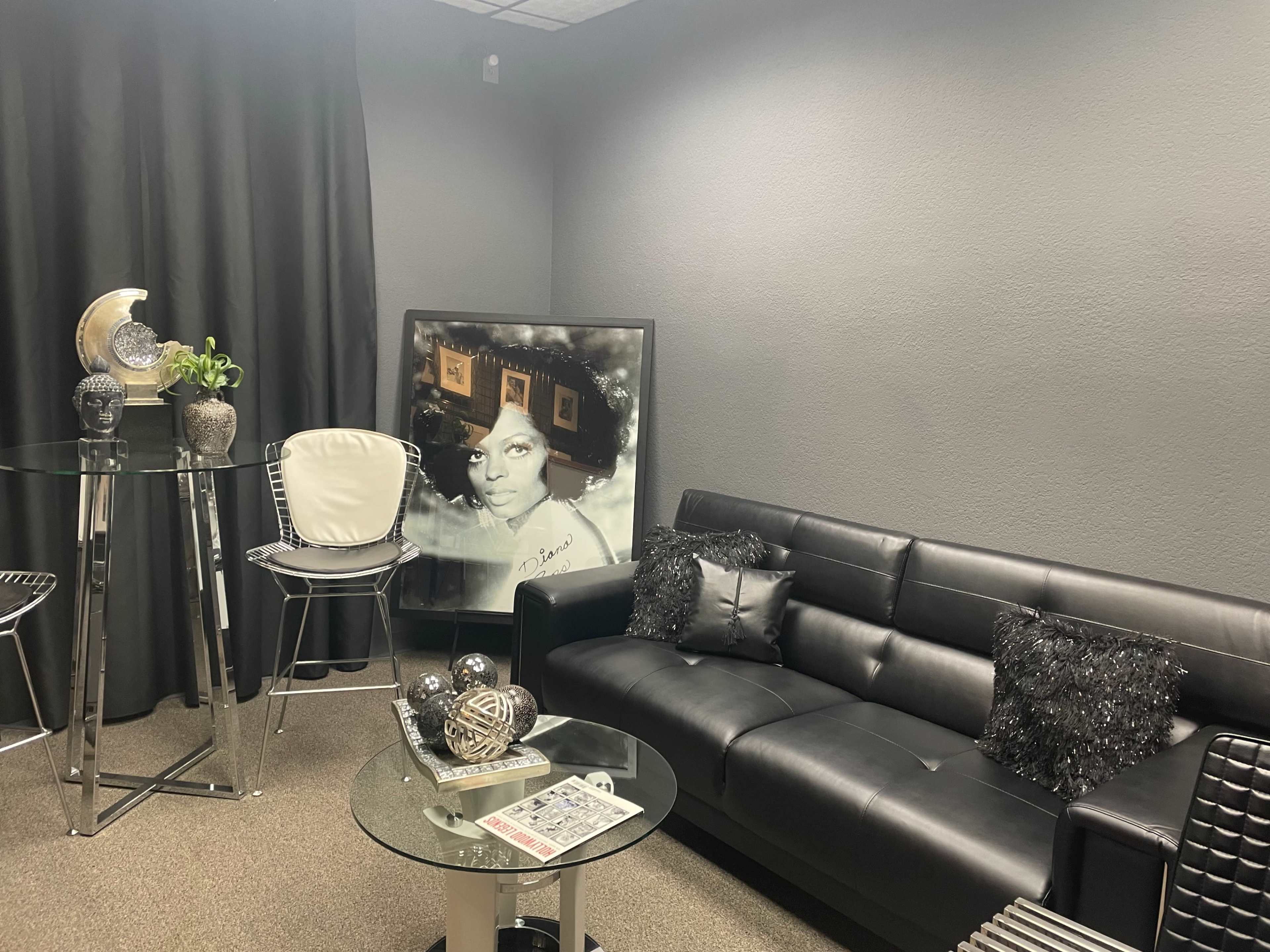 Beautiful, modern, upscale, swanky office for work and/or meetings Image in Green Valley North, Henderson, NV