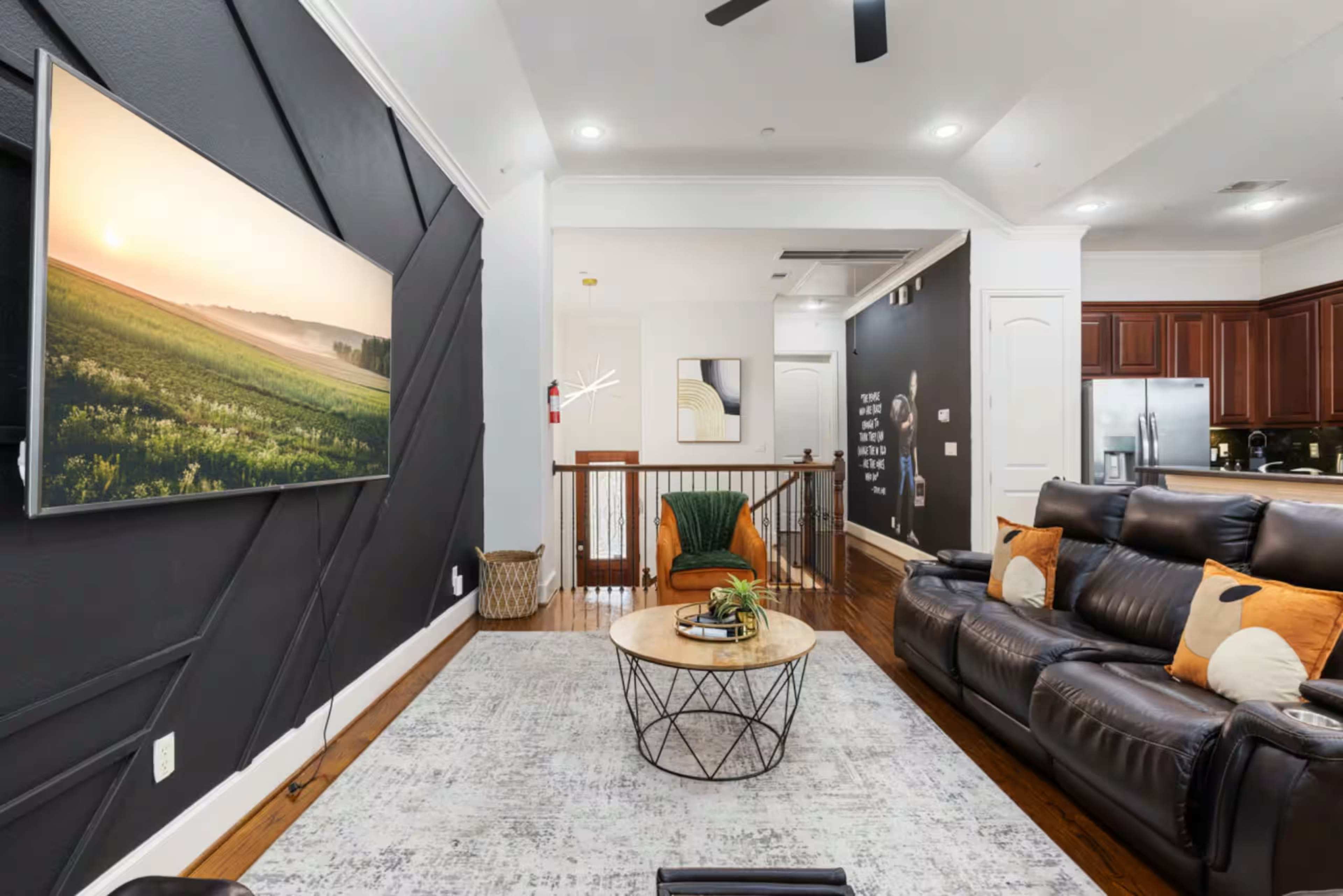 Modern 3-Story Townhouse - Great for Gatherings and Videoshoots! Image in Mid West, Houston, TX