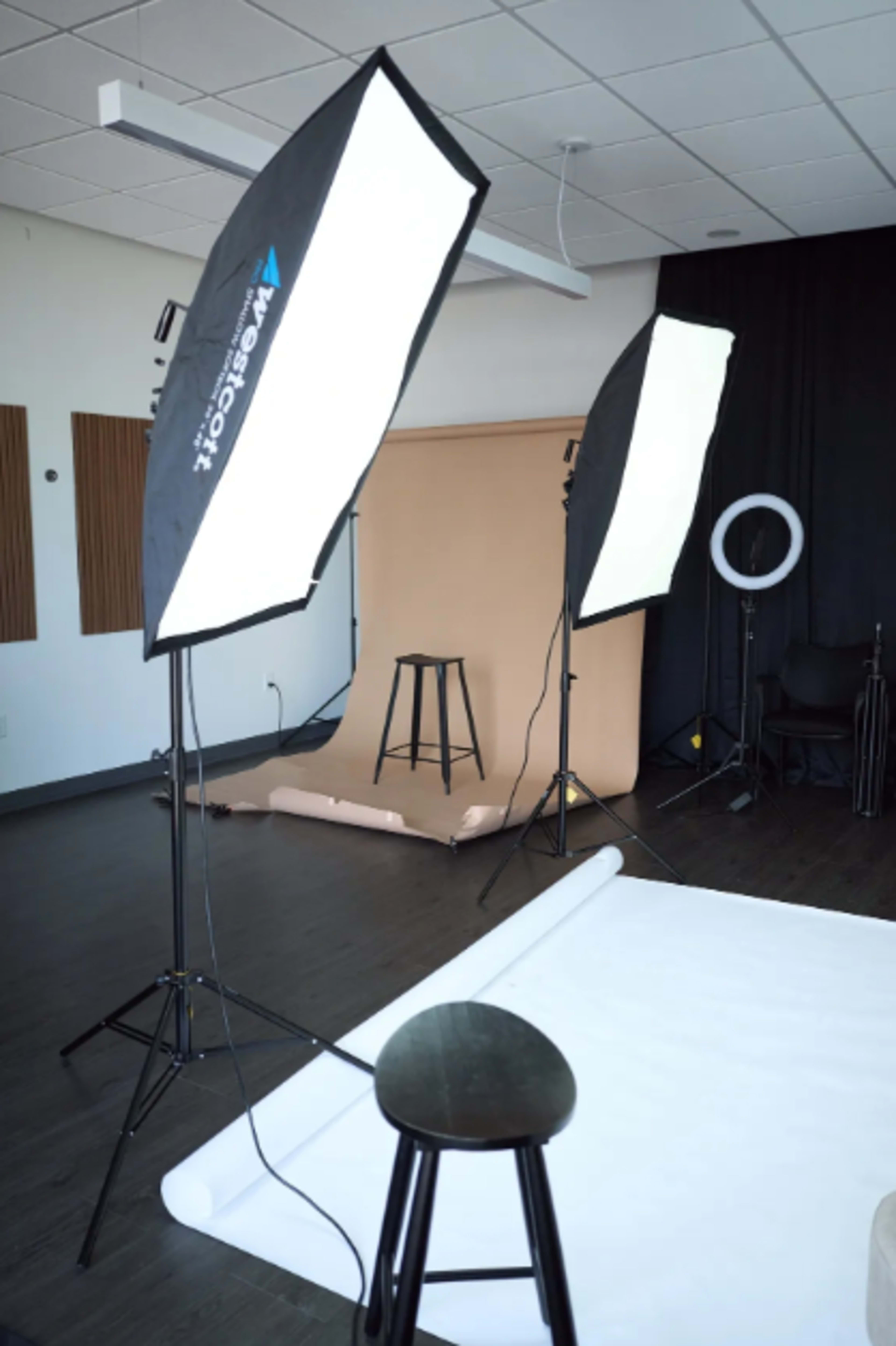 Modern Photography Studio Image in Rogers, Rogers, AR